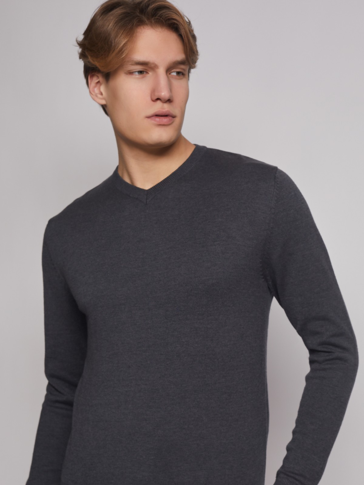 Пуловер с V-образным вырезом