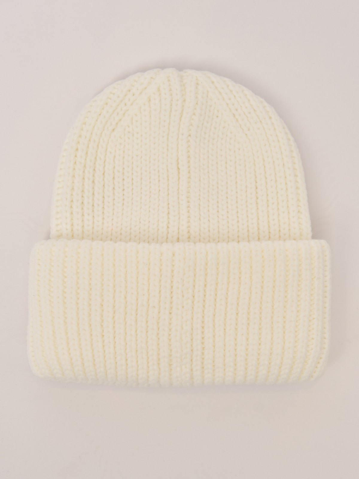 Тёплая вязаная шапка-бини из акрила с отворотом