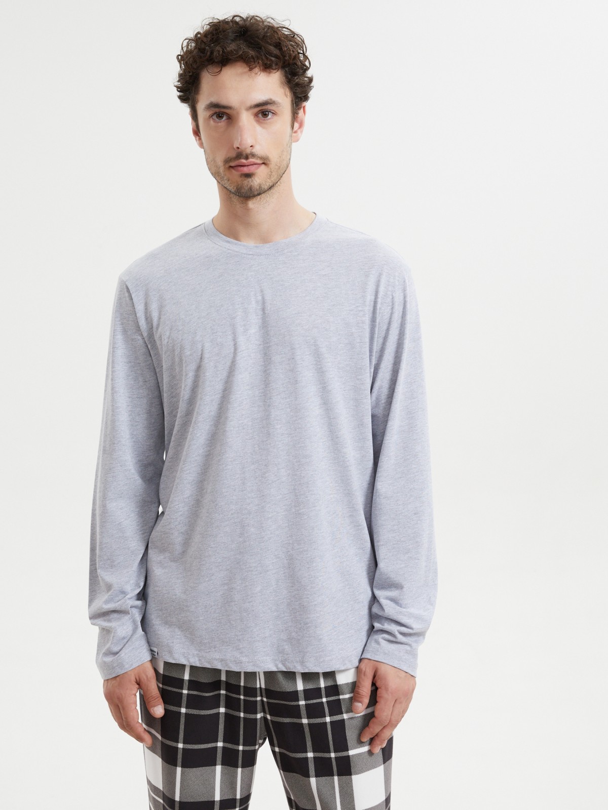 Тонкий трикотажный лонгслив