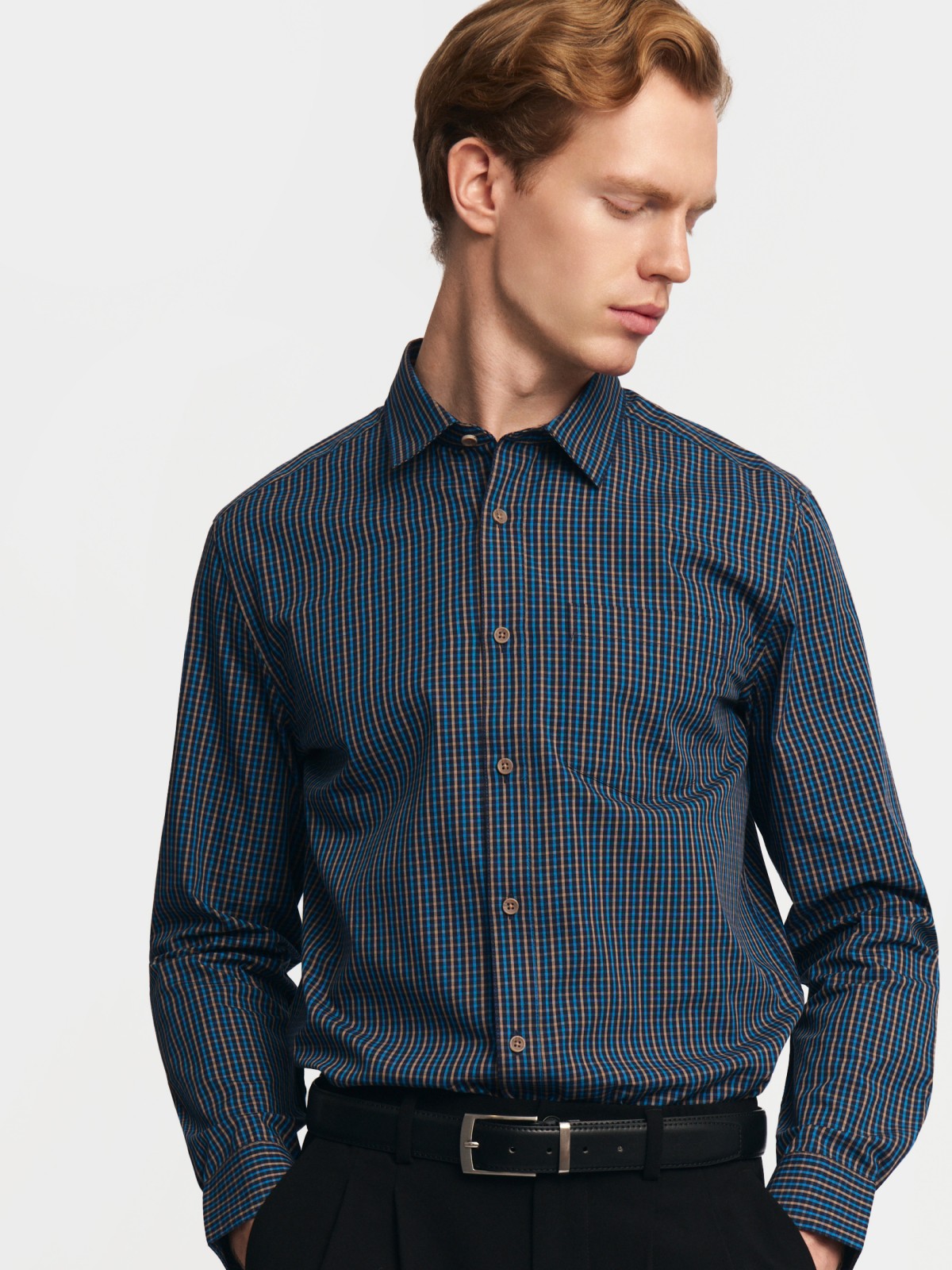 Офисная рубашка прямого силуэта с узором в клетку