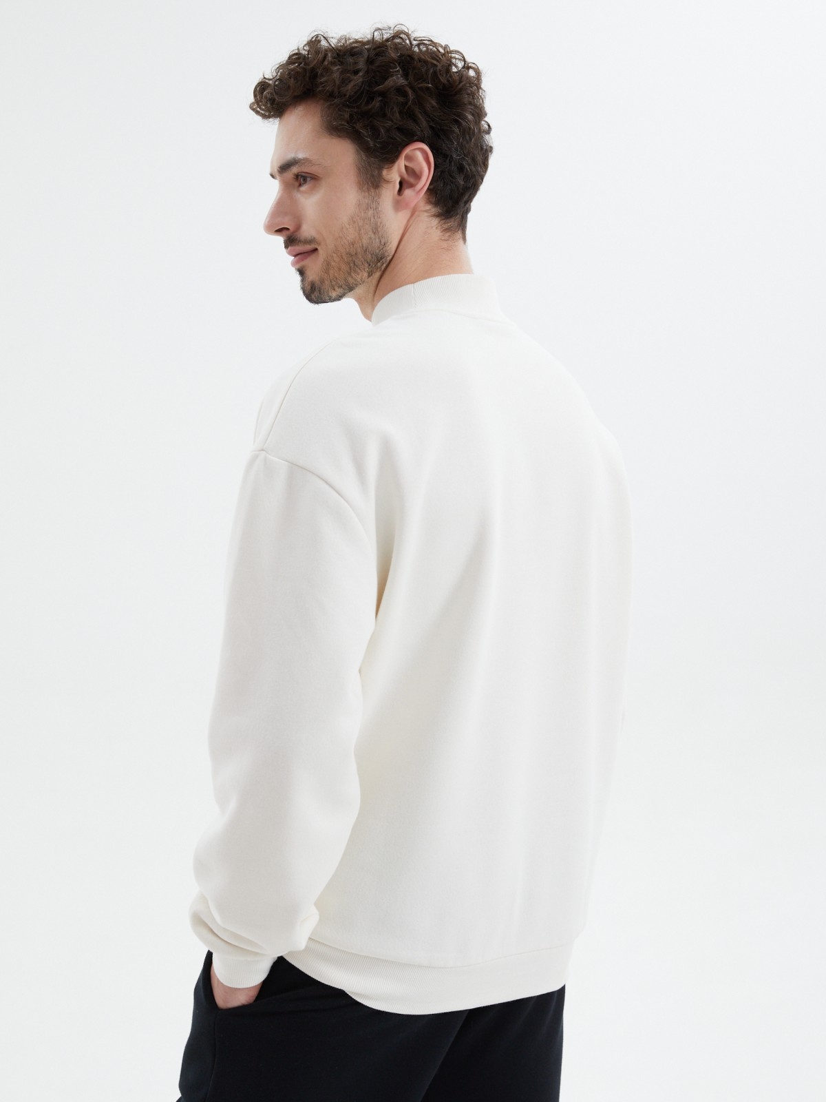 Трикотажный свитшот с принтом-надписью