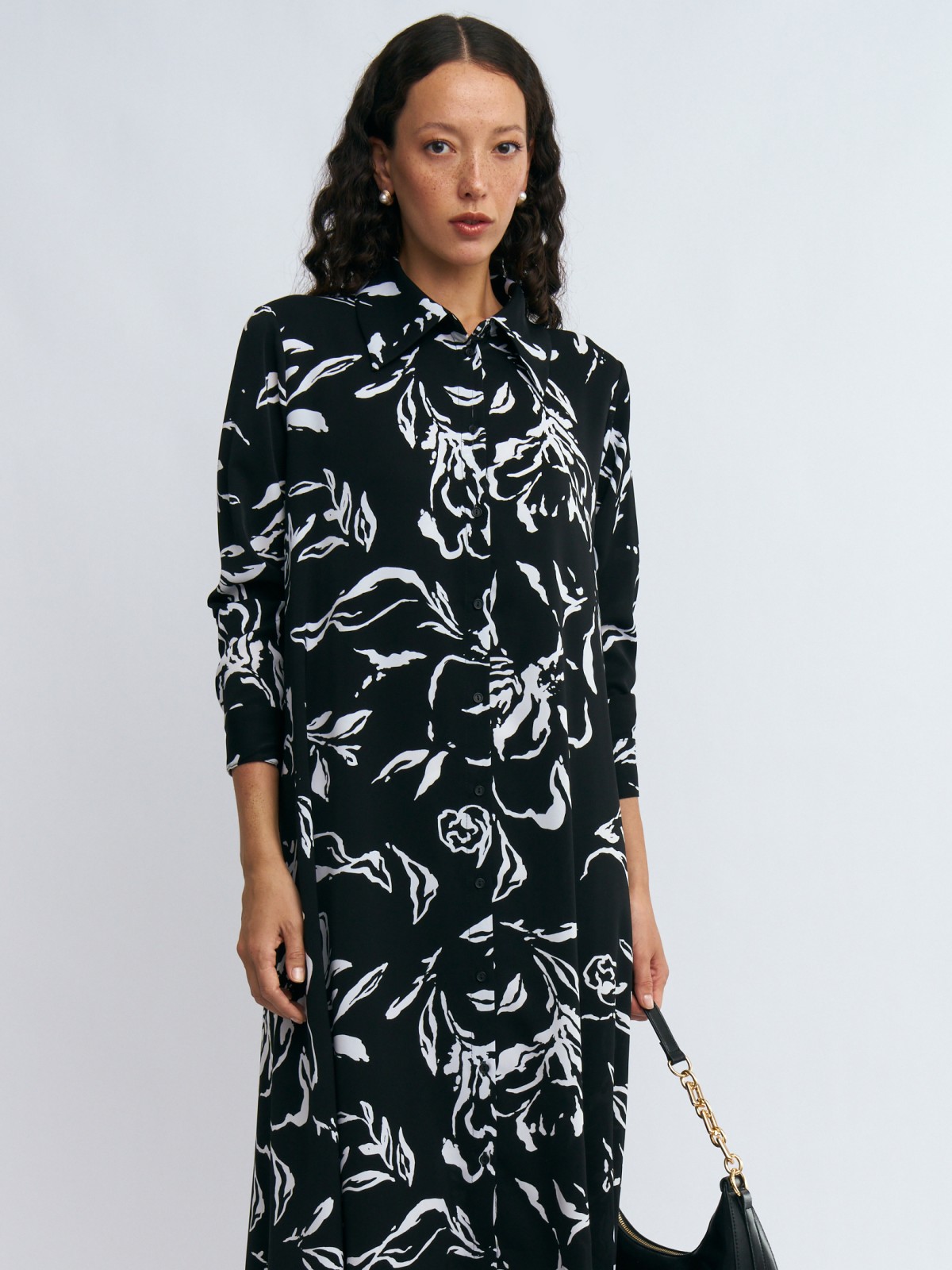 Платье-рубашка макси с цветочным принтом и ремнём