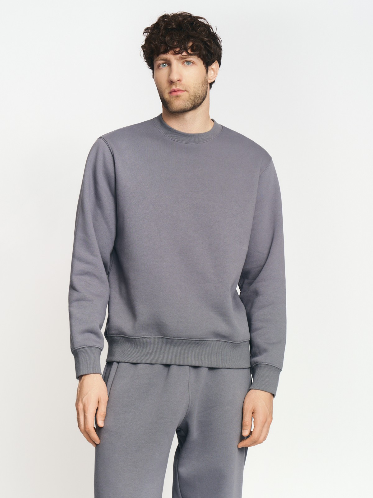 Утеплённый свитшот прямого кроя с длинным рукавом