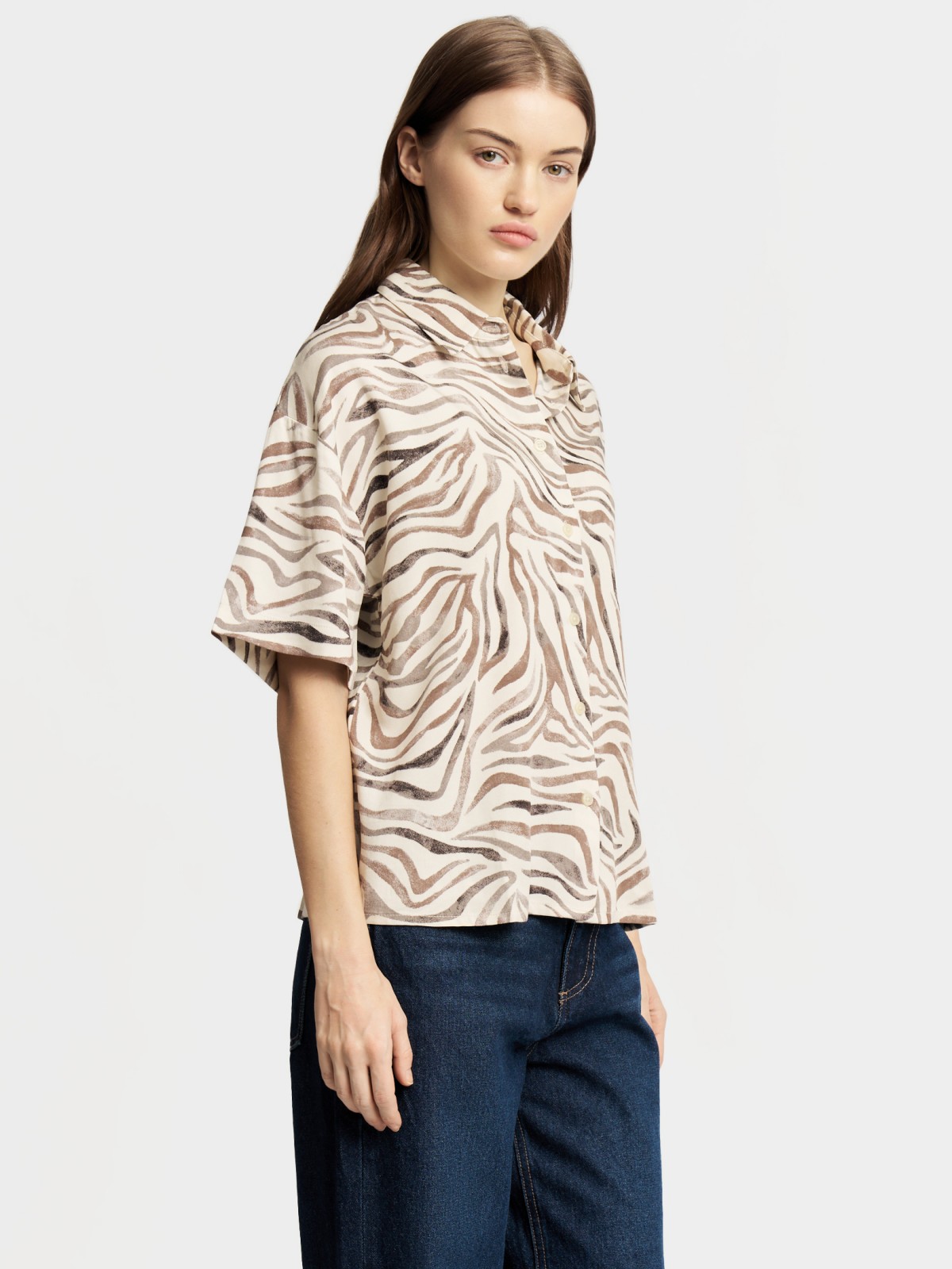 Рубашка из вискозы с коротким рукавом