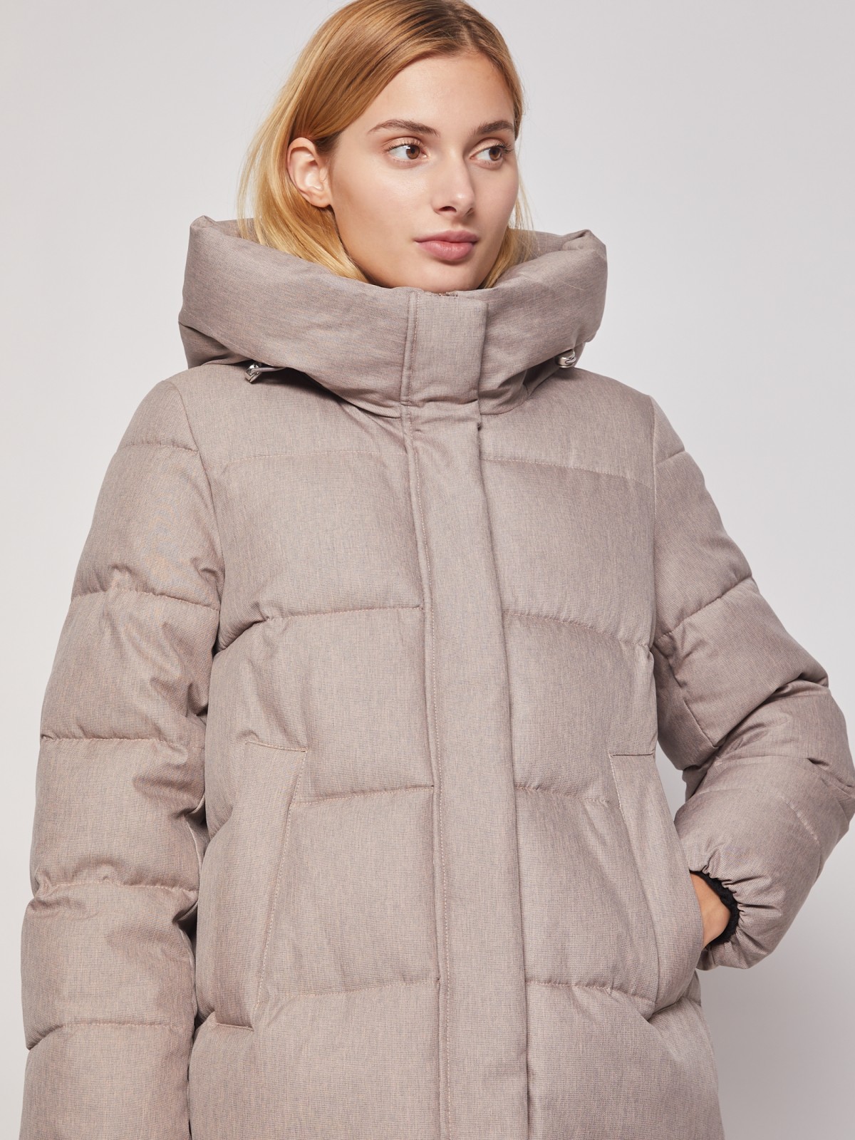 Тёплое длинное пальто с капюшоном