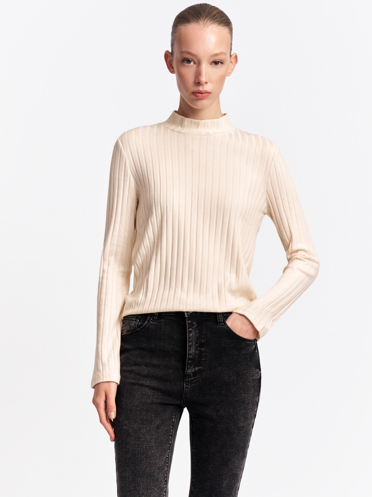 Трикотажный свитер-водолазка с горлом