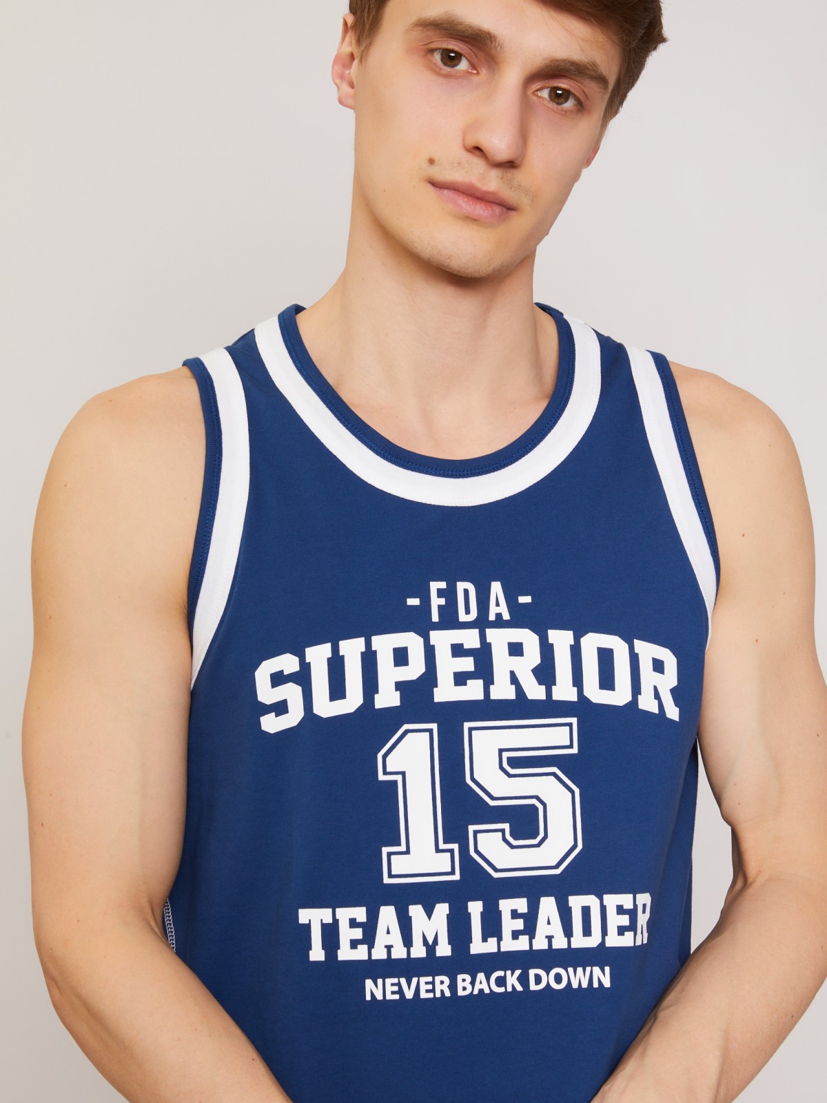 Майка в спортивном стиле