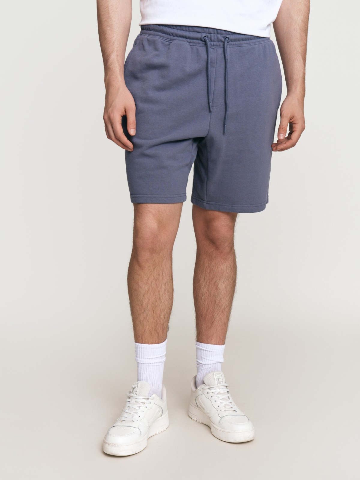 Трикотажные шорты на резинке