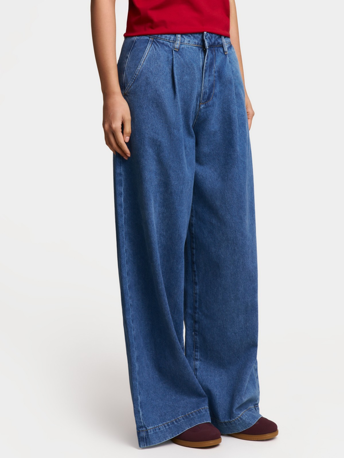 Джинсы силуэта Wide с защипами