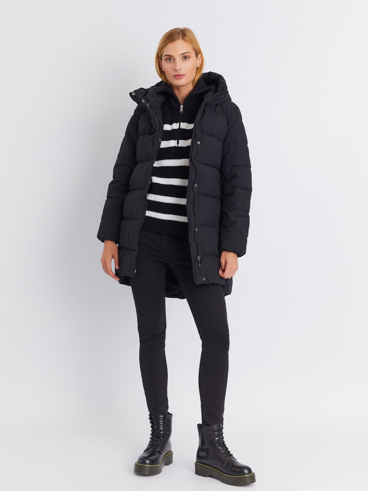 Тёплая стёганая куртка-пальто удлинённого фасона с капюшоном zolla 02334522J144, цвет черный, размер XS - фото 2