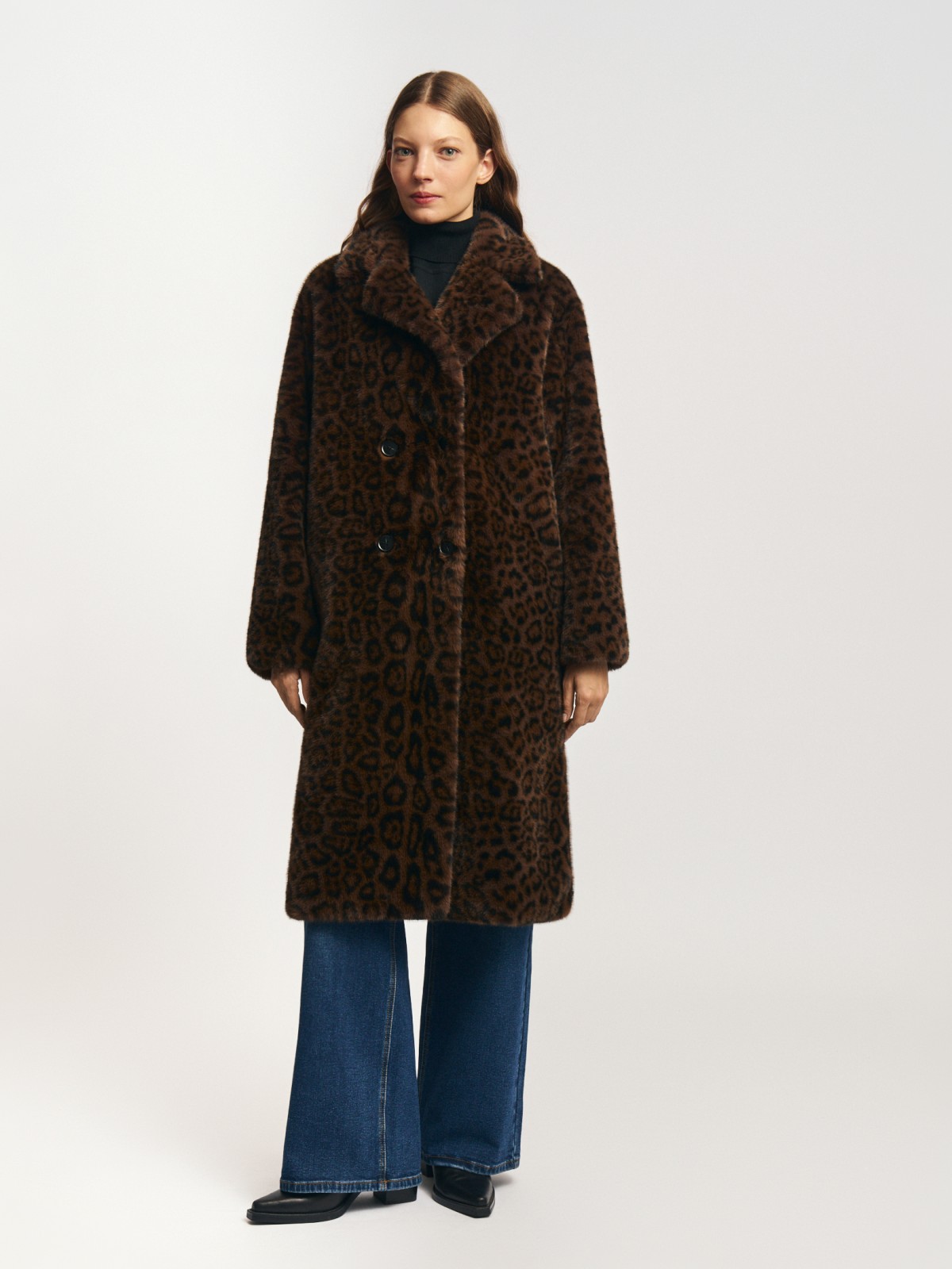 Длинное тёплое пальто-шуба из экомеха