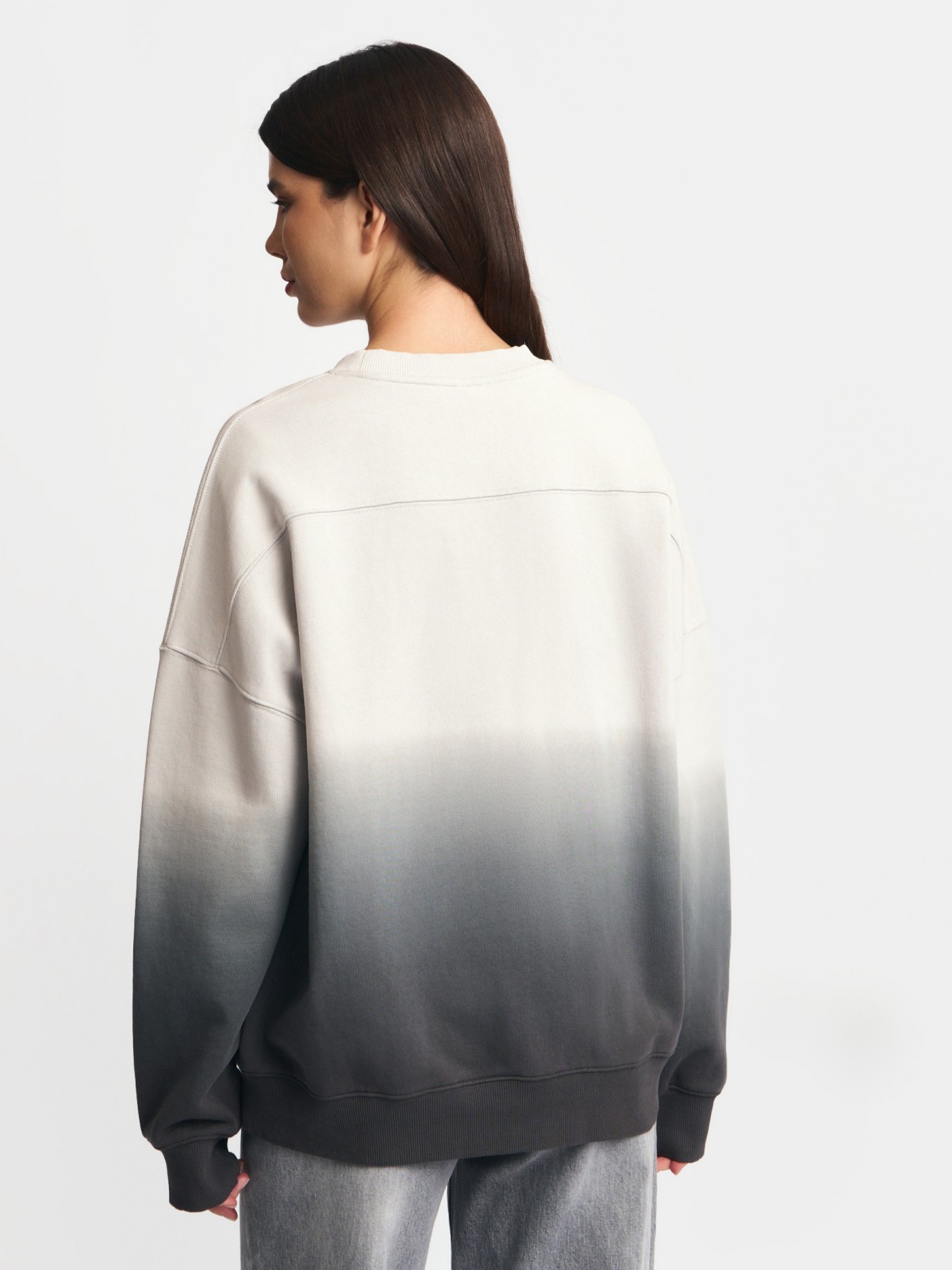 Свитшот оверсайз с надписью