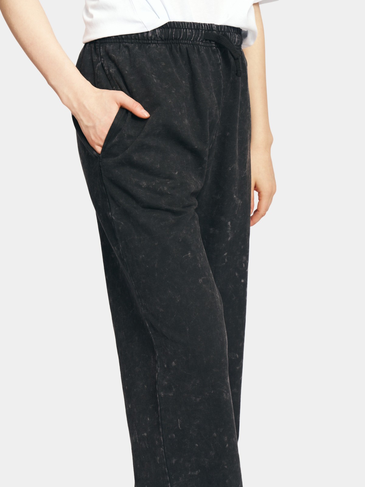 Прямые трикотажные брюки на резинке