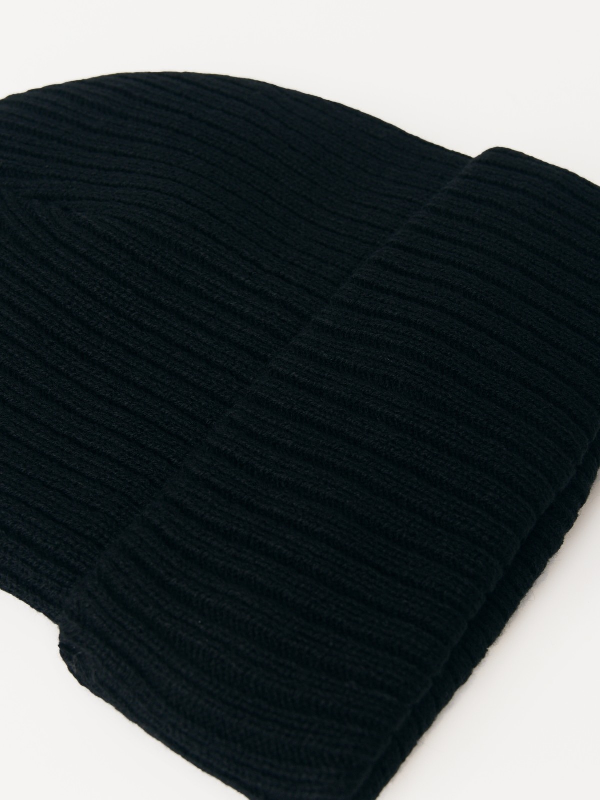 Вязаная шапка-бини с экомехом