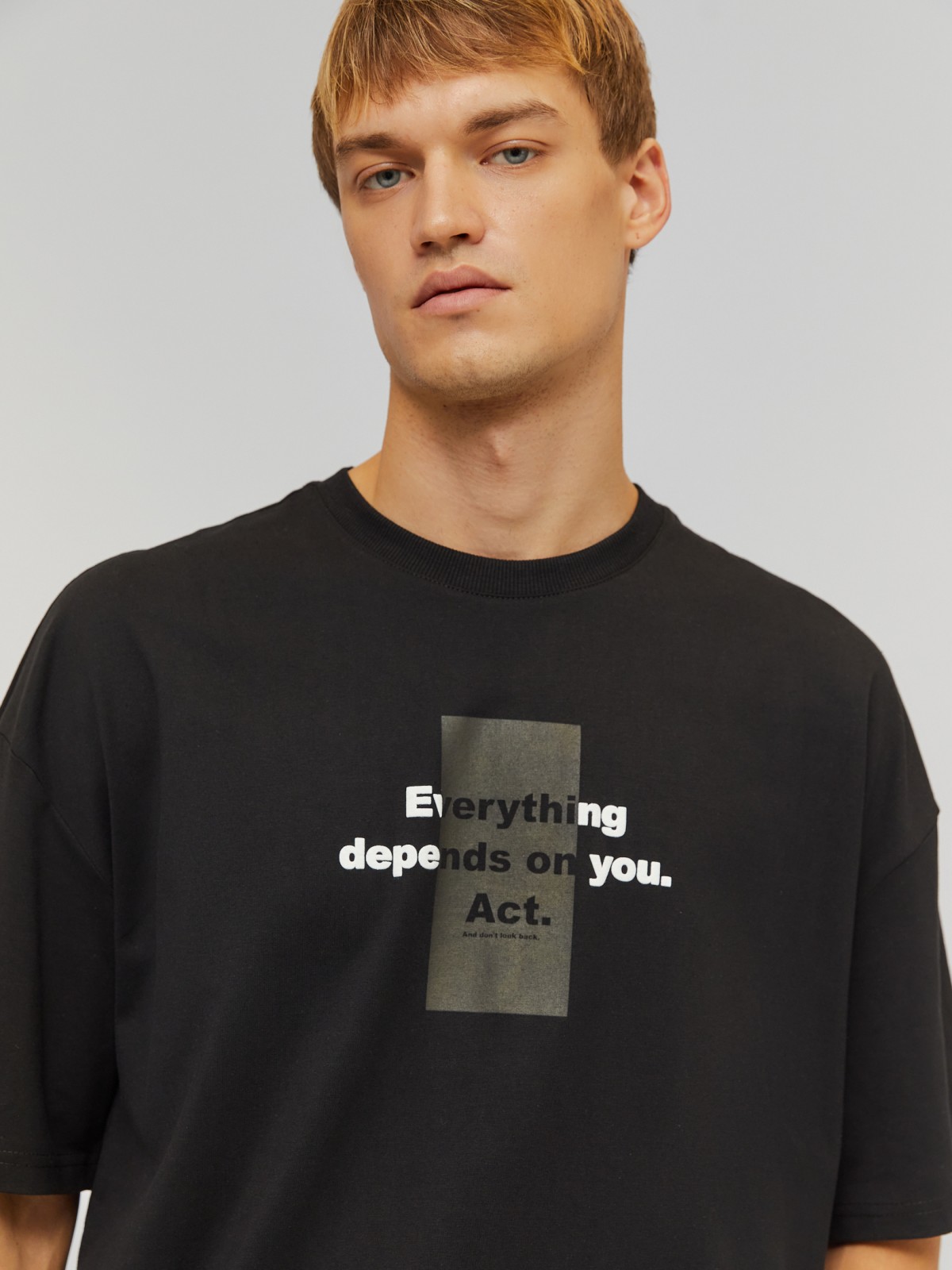 Футболка оверсайз силуэта из хлопка с надписью