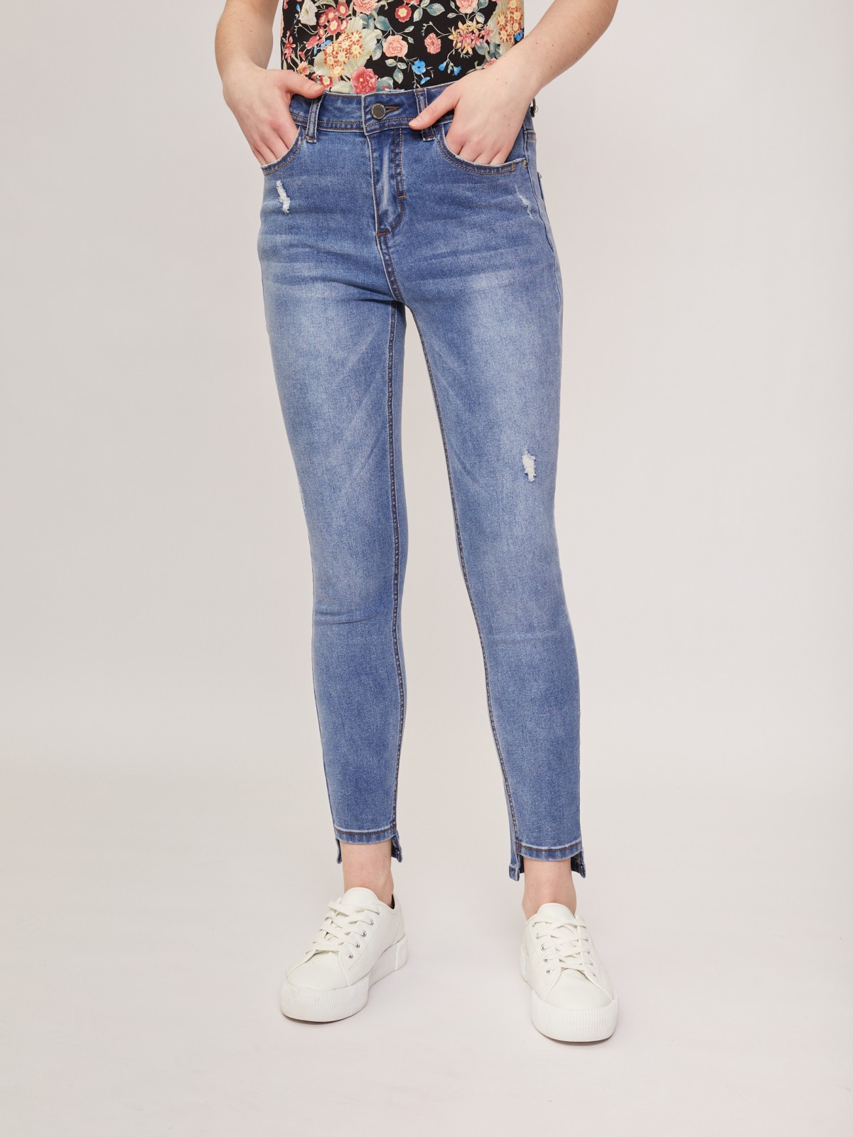 Джинсы силуэта Skinny