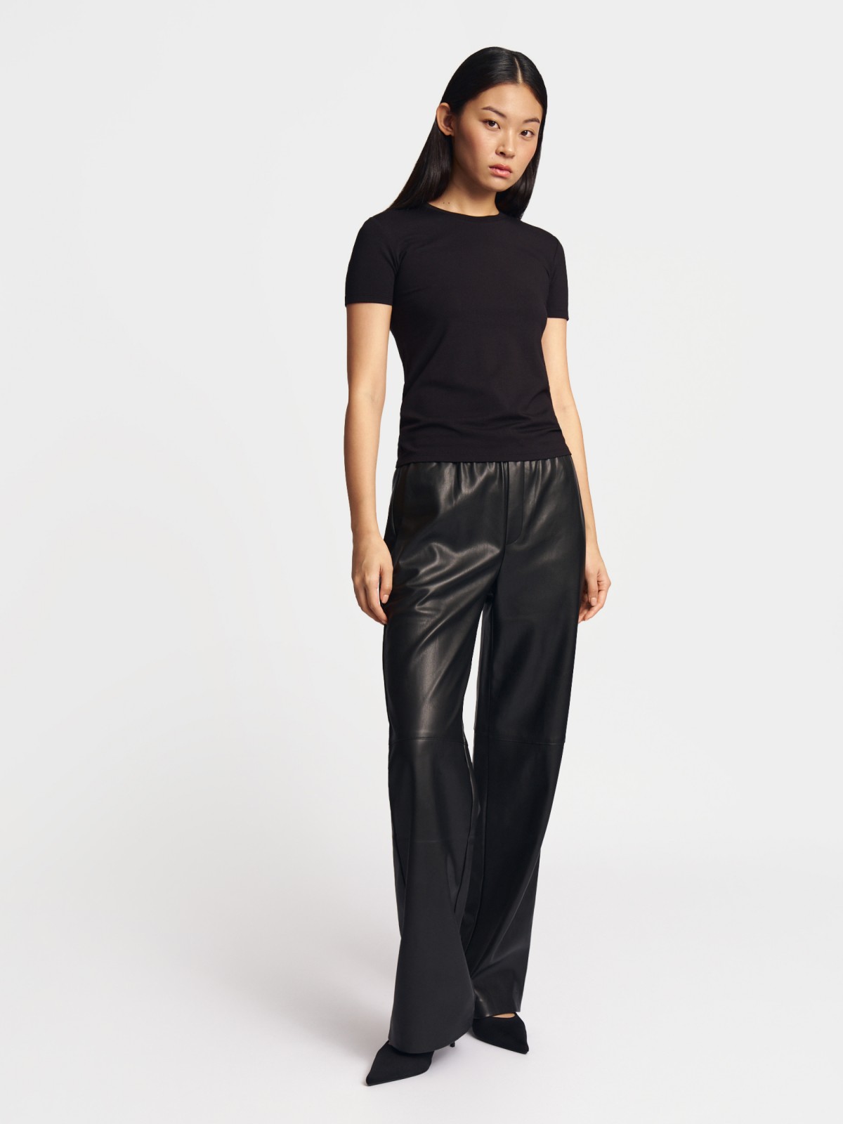 Трикотажная футболка однотонная