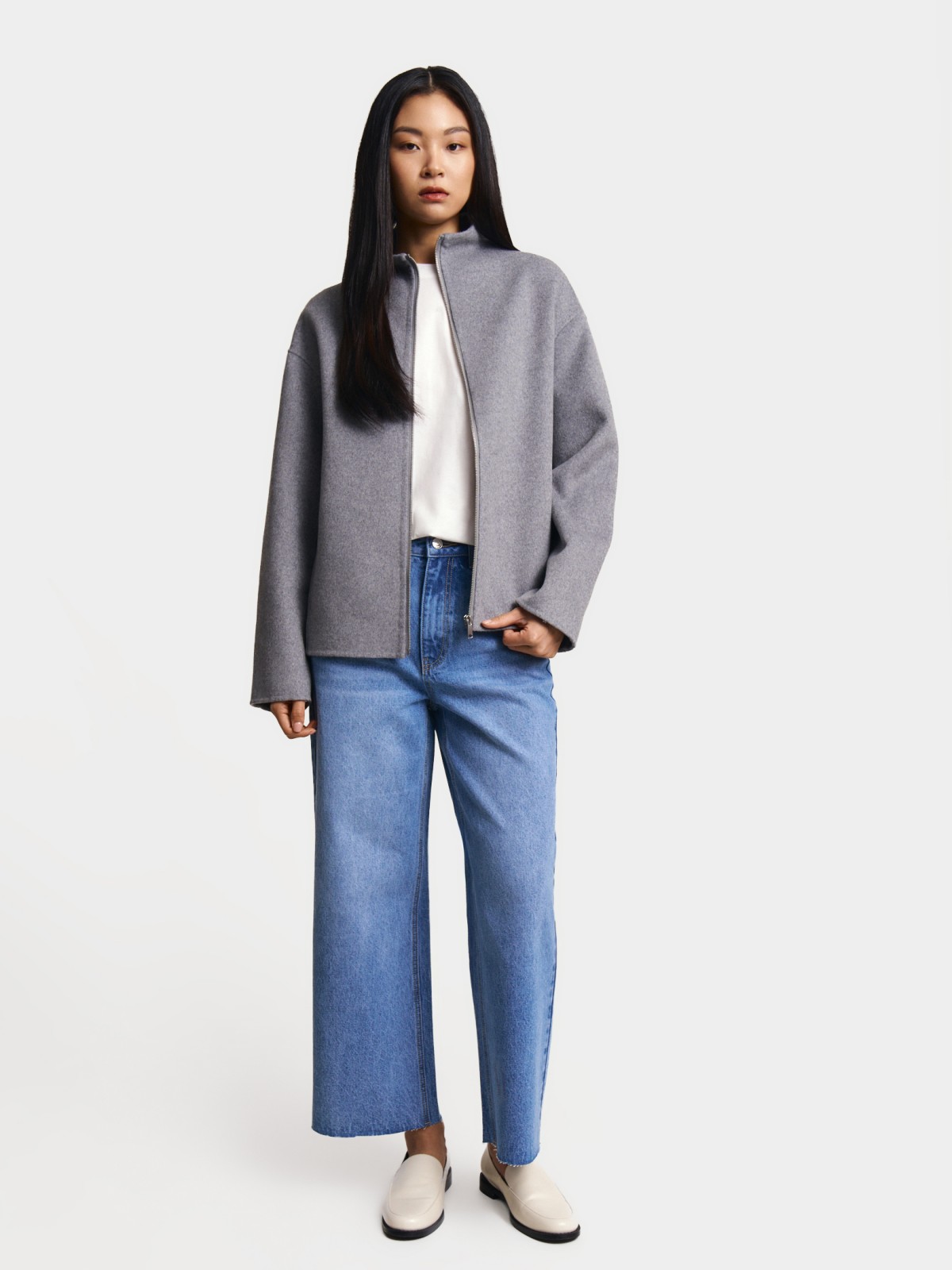 Короткая куртка на молнии