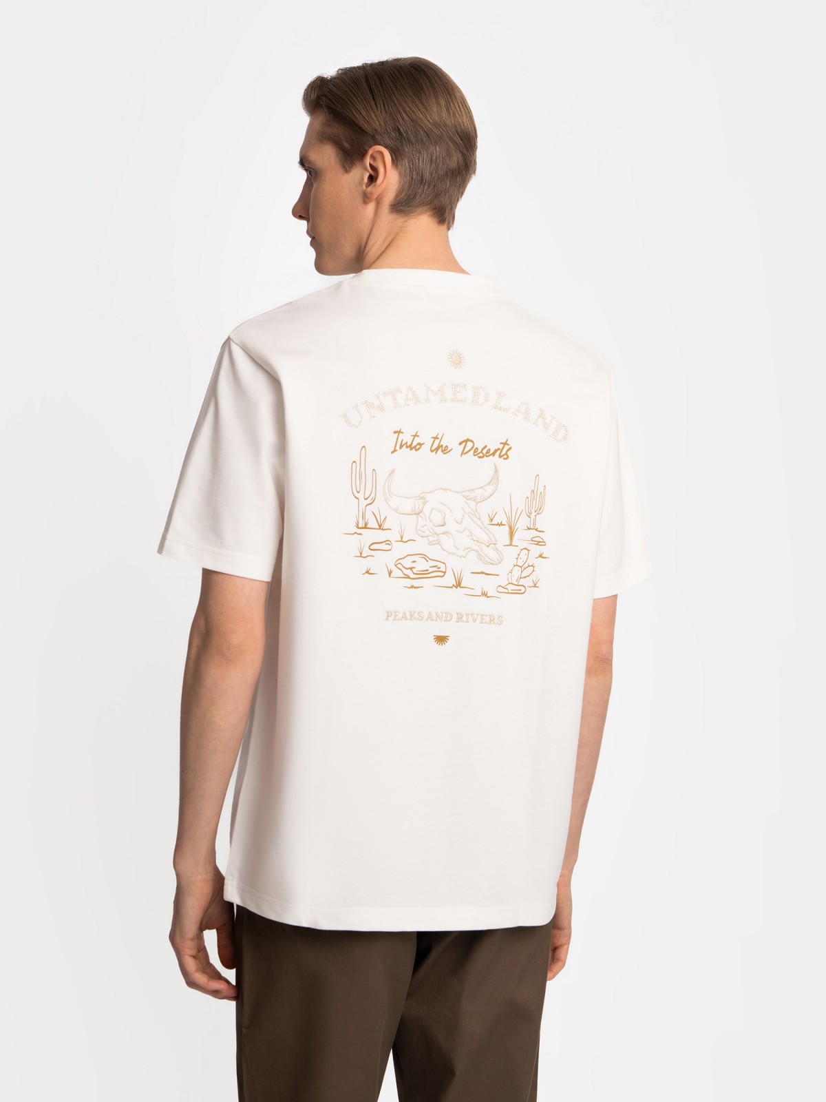 Футболка из хлопка с вышивкой