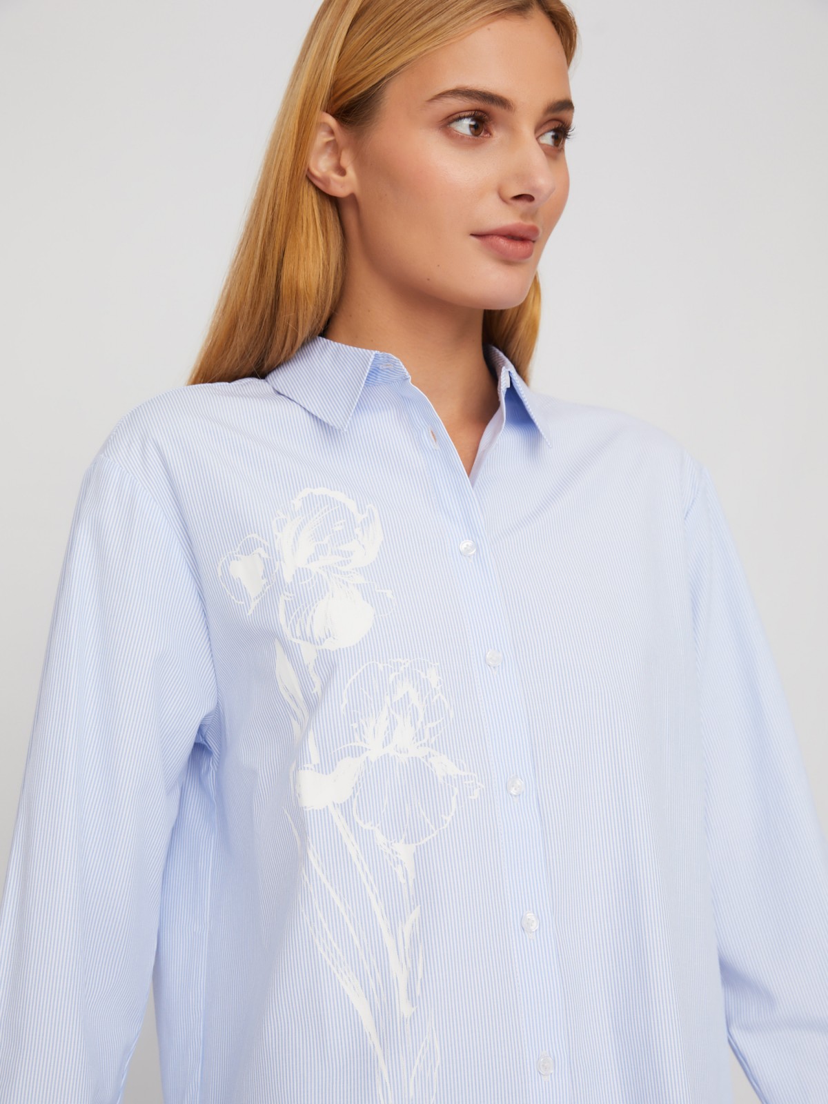 Рубашка удлинённого силуэта в полоску с принтом zolla 02411117Y303, цвет светло-голубой, размер XS - фото 4
