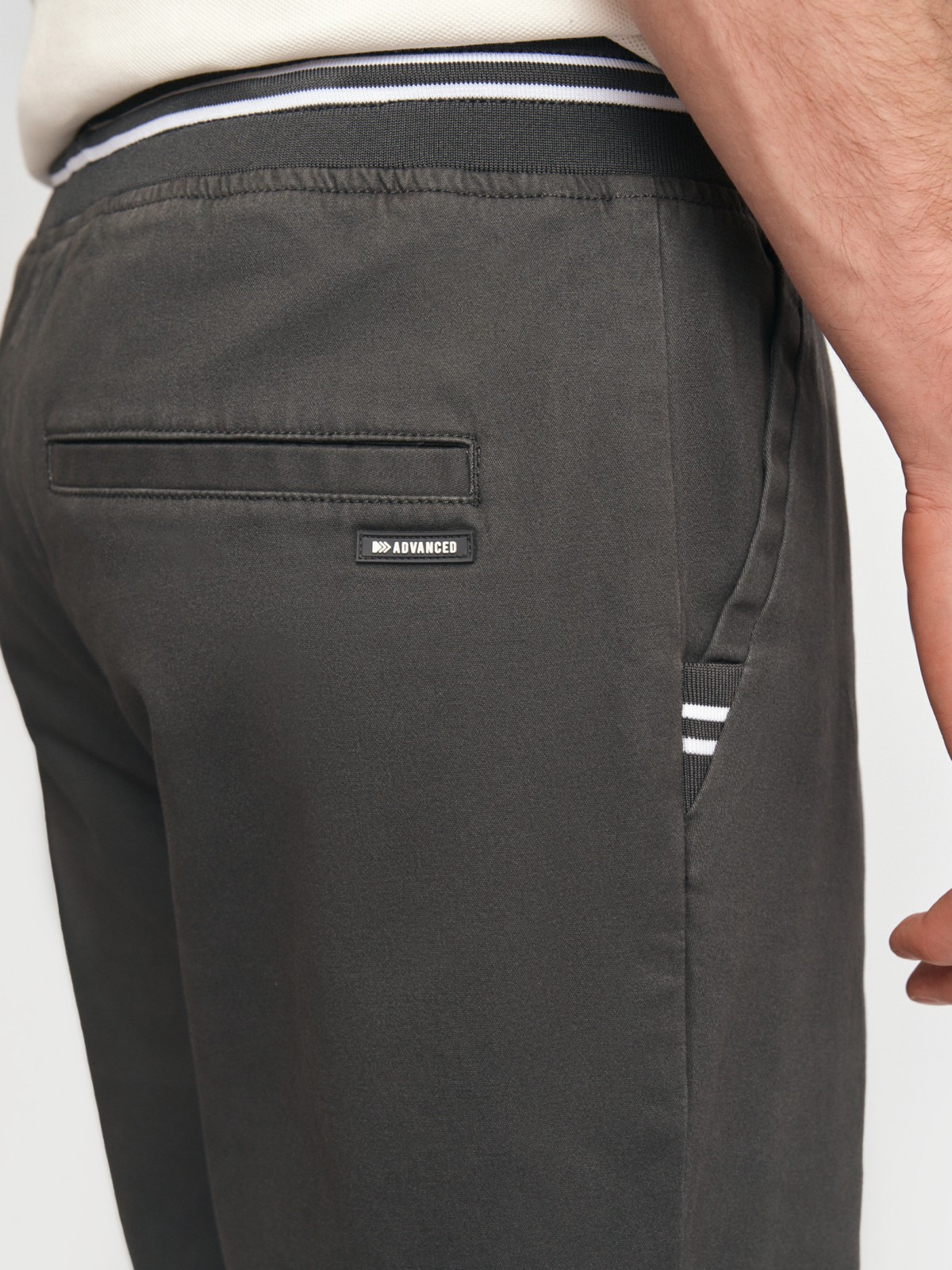 Брюки-джоггеры из хлопка на резинке