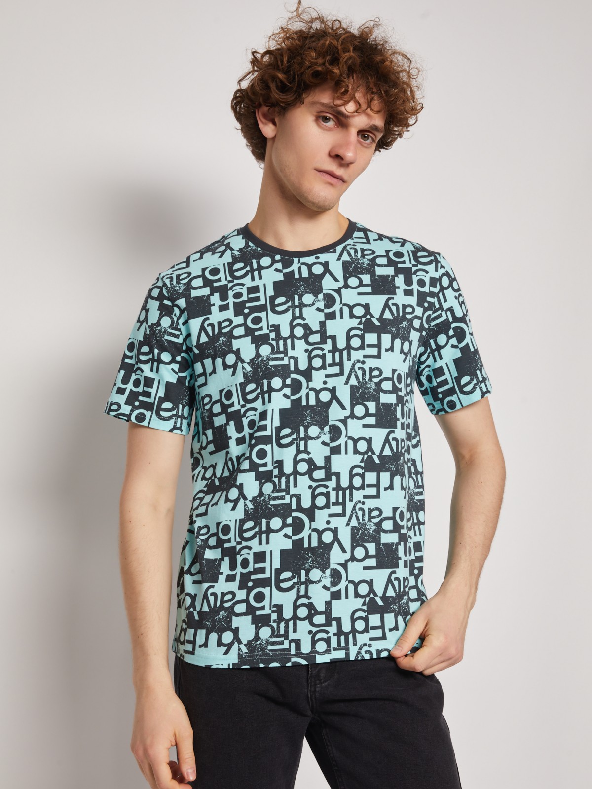 Принтованная футболка с надписями