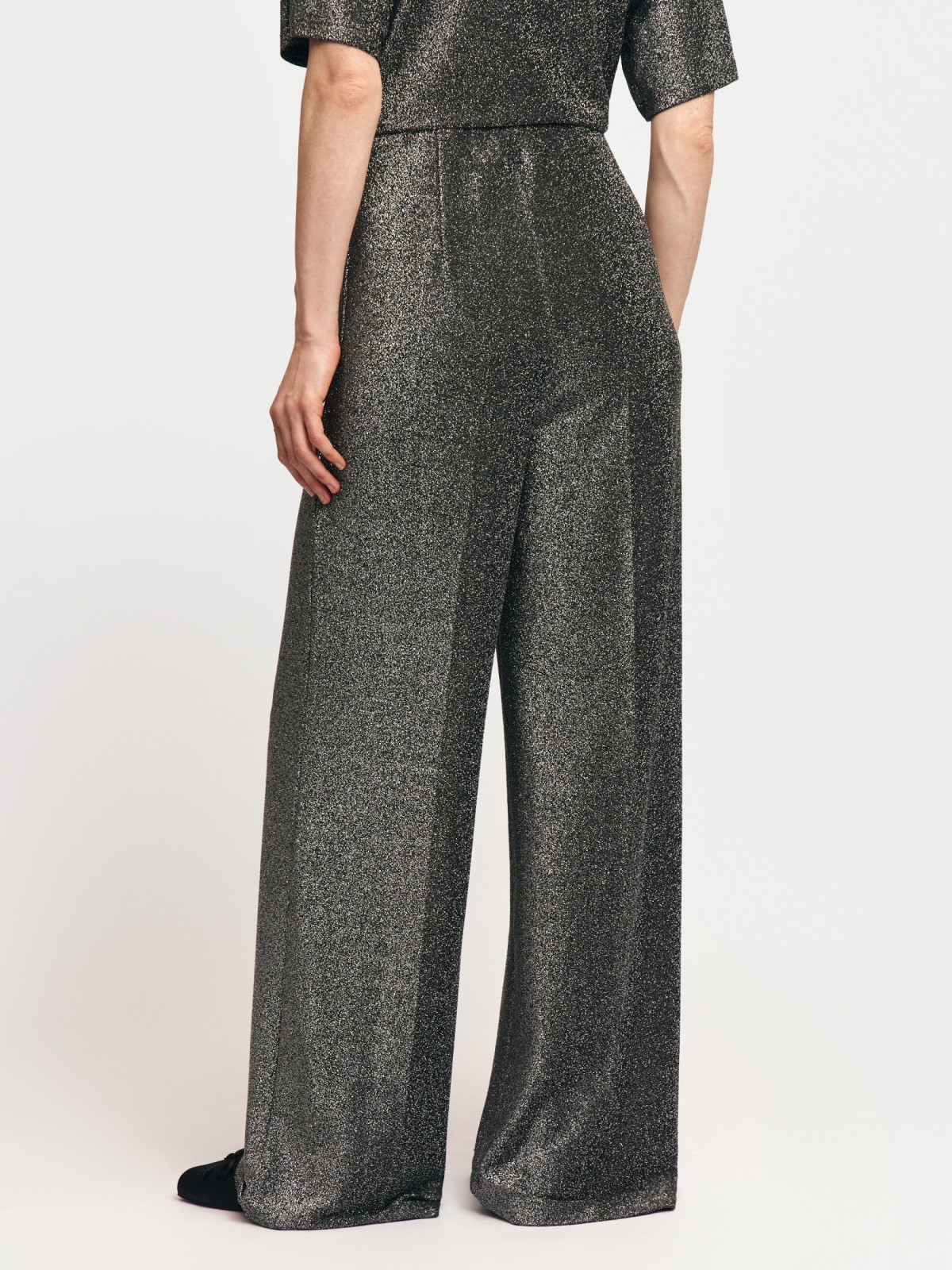 Брюки на резинке с люрексом и стрелками