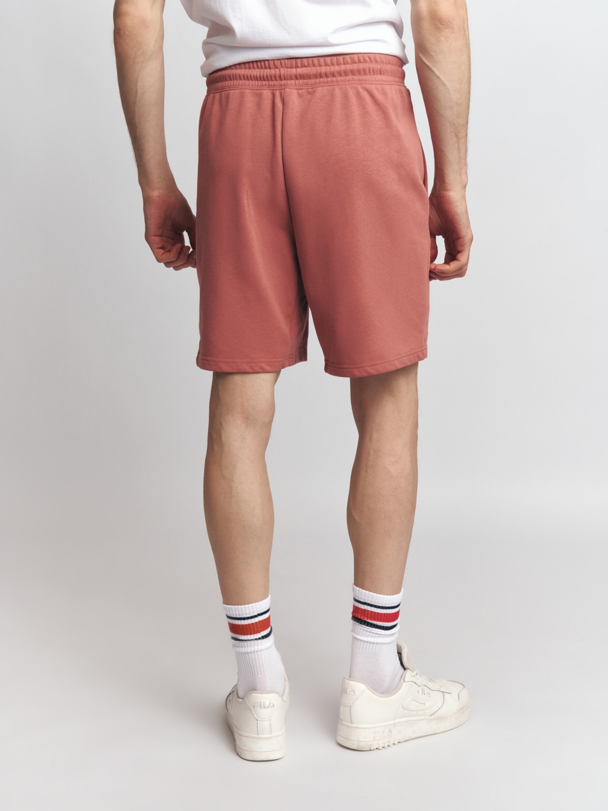 Трикотажные шорты на резинке