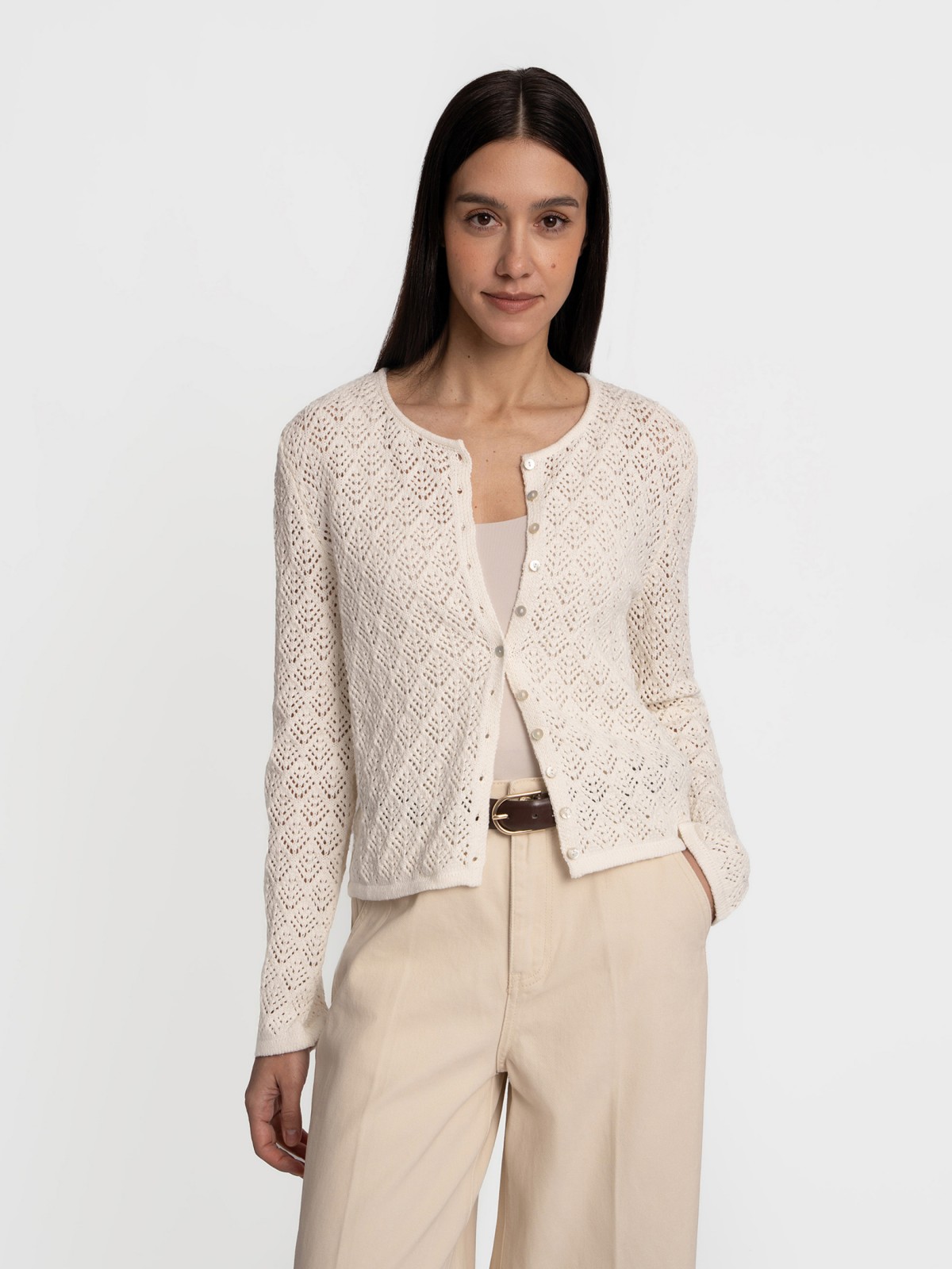 Вязаный ажурный кардиган на пуговицах