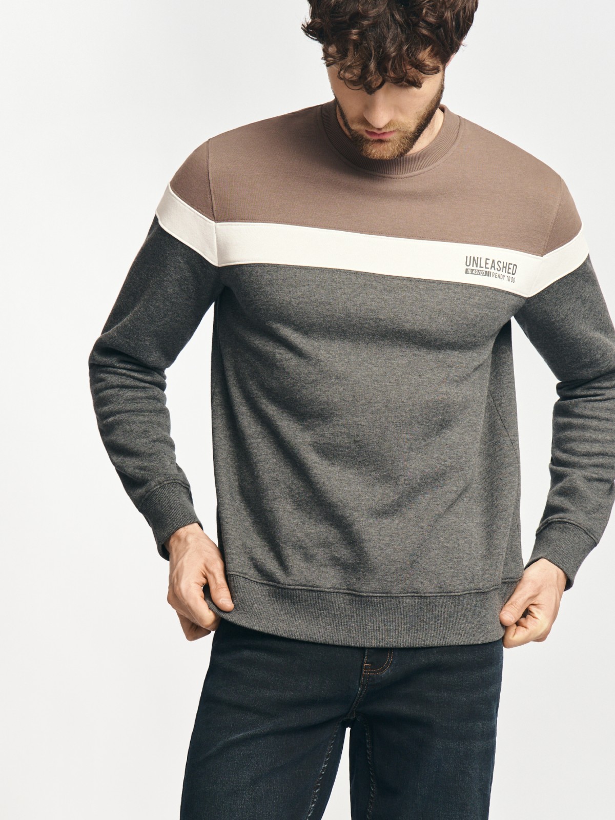 Утеплённый свитшот прямого кроя с начёсом