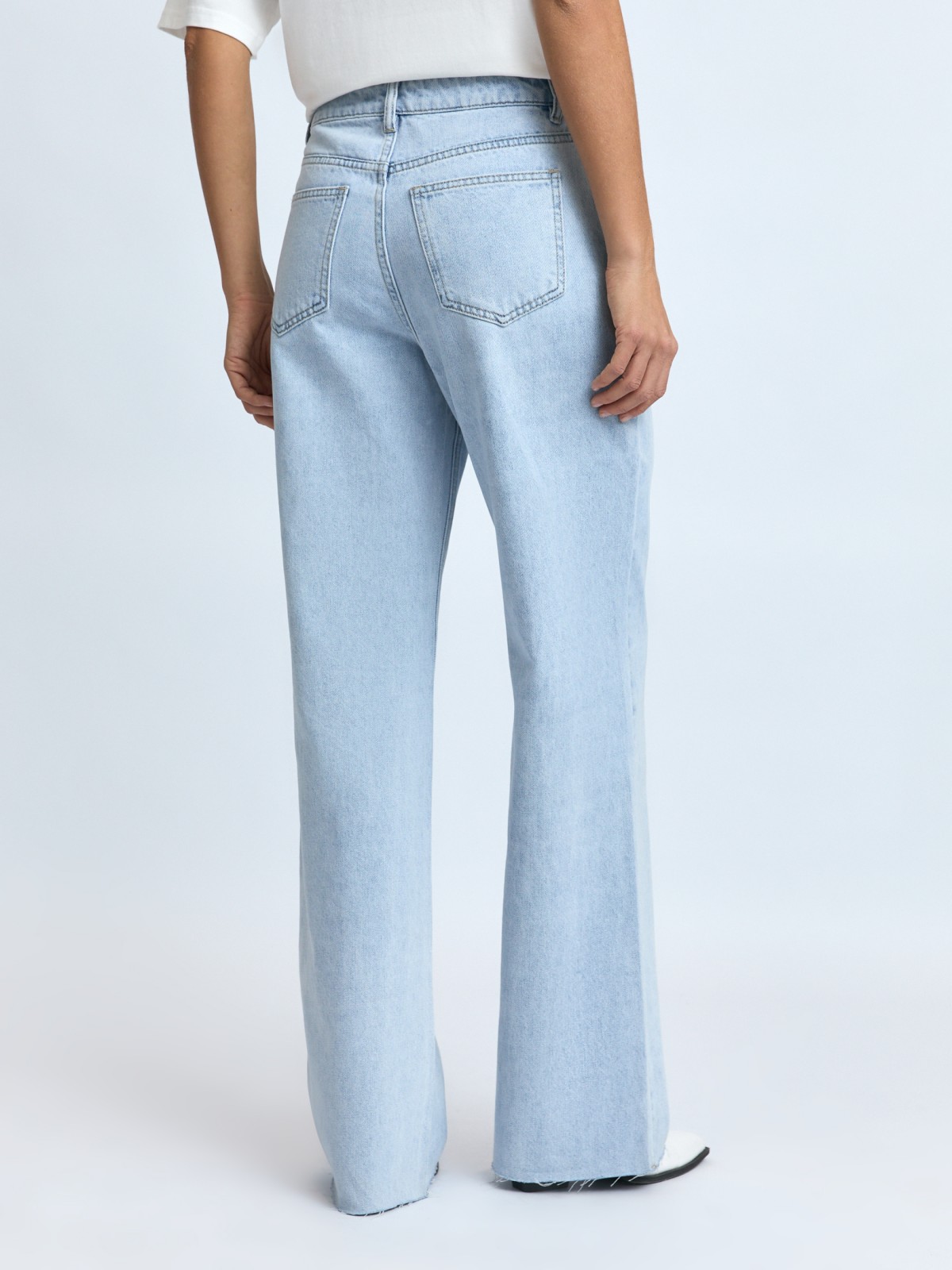 Джинсы прямого силуэта с высокой посадкой