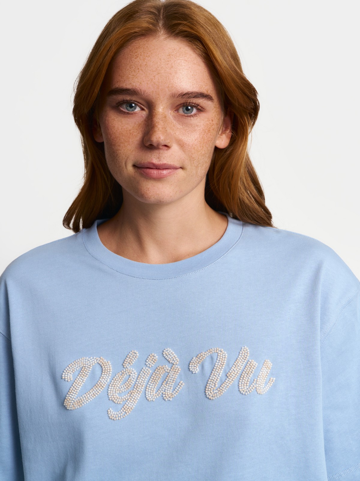 Футболка с декором