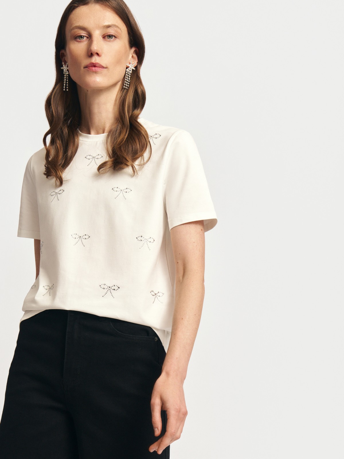 Футболка из хлопка со стразами