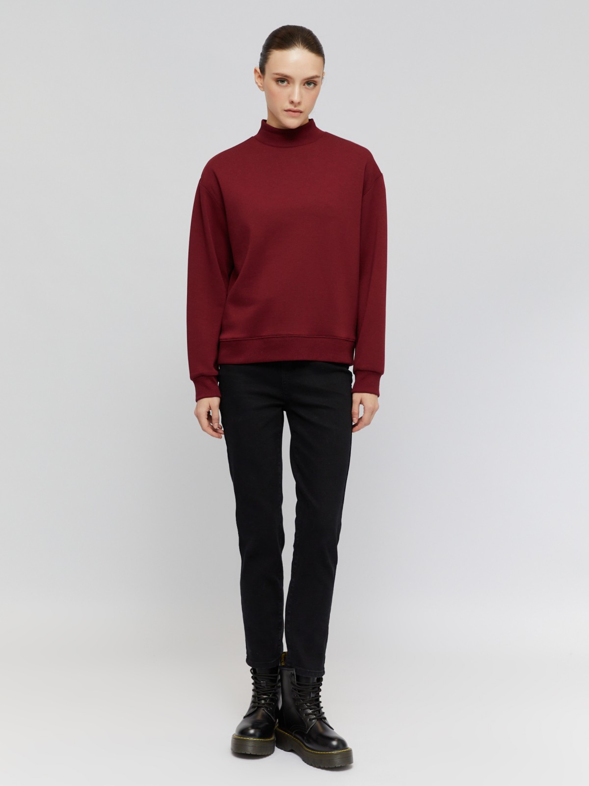 Свитшот с воротником-стойкой