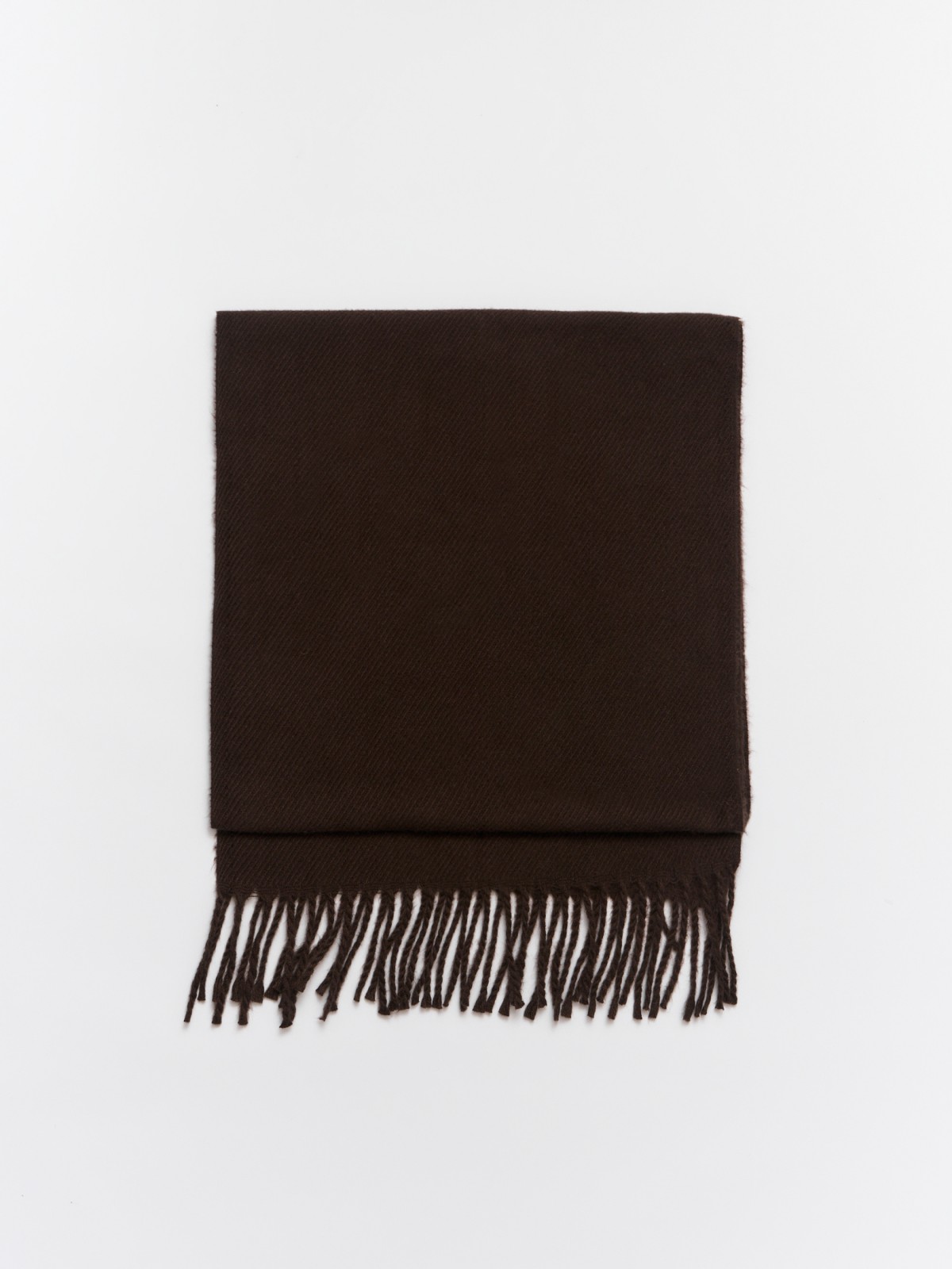 Тканевый шарф с длинной бахромой