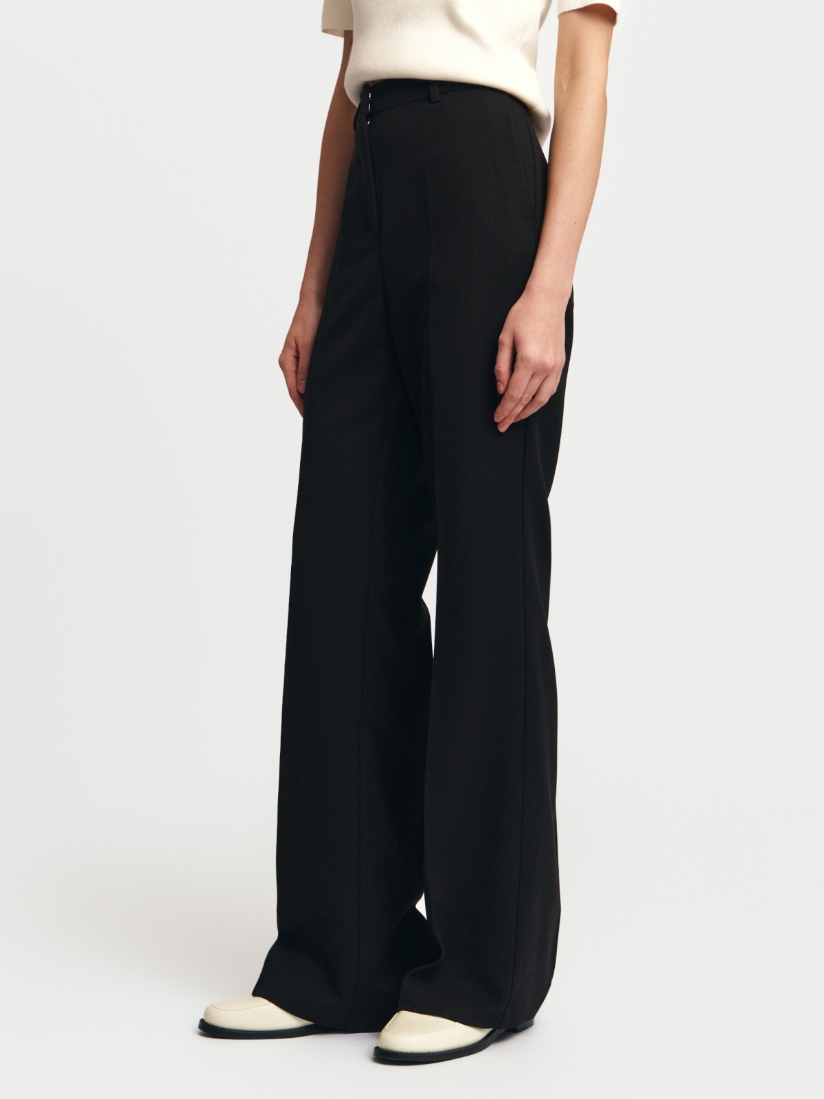 Брюки силуэта Bootcut со стрелками