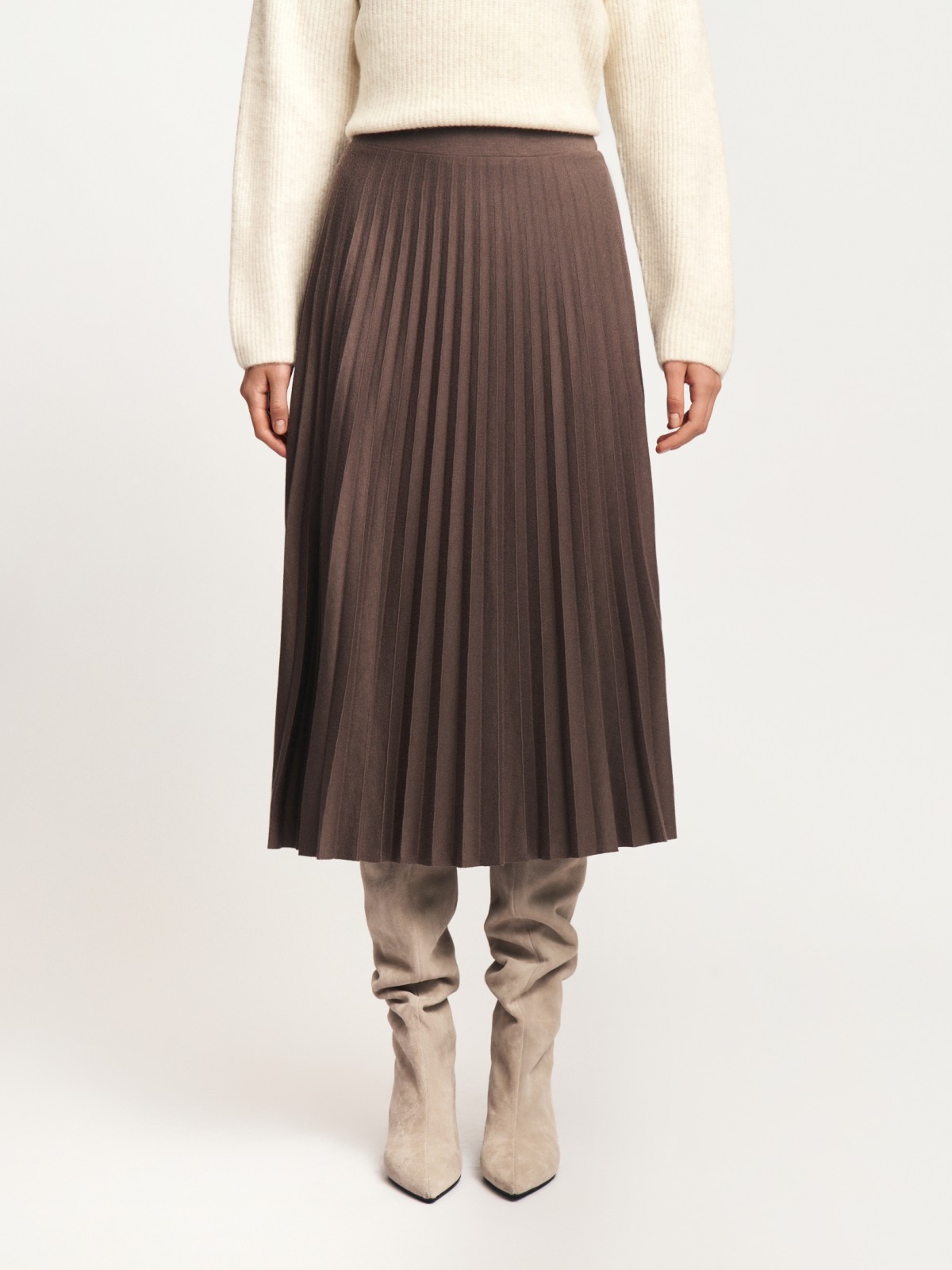 Юбка плиссе на резинке в длине миди