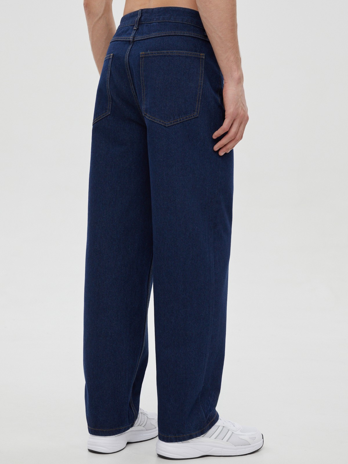 Джинсы фасона Loose