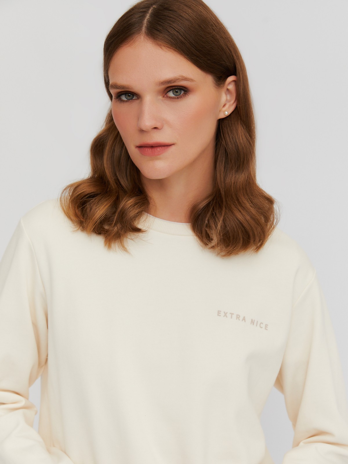 Утеплённый свитшот с принтом-надписью