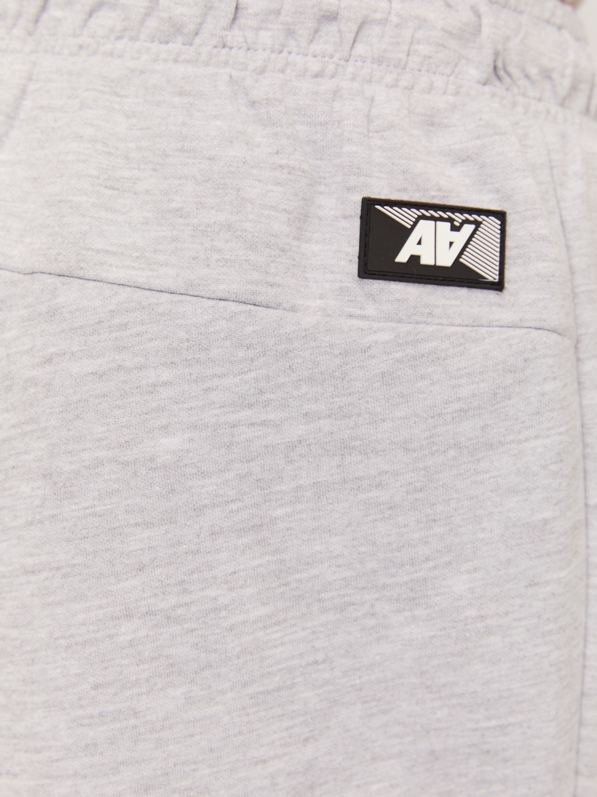 Трикотажные шорты на резинке