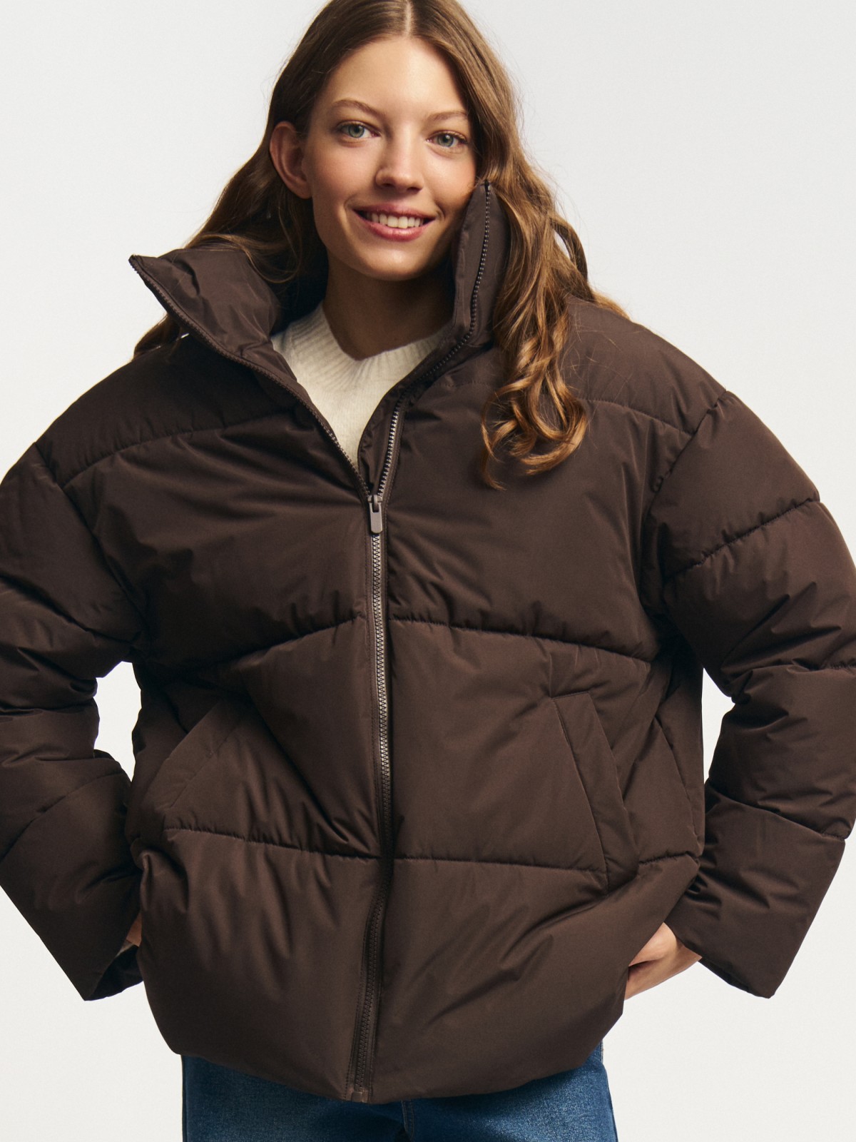 Тёплая куртка с высоким воротником