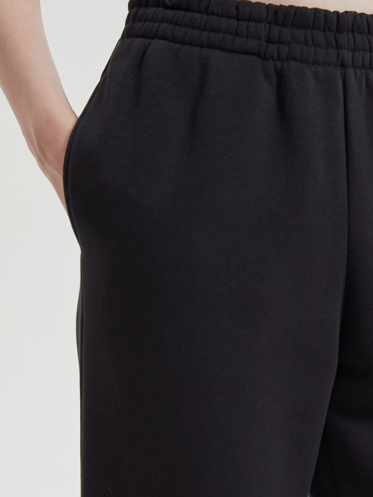 Трикотажные брюки-джоггеры на резинке