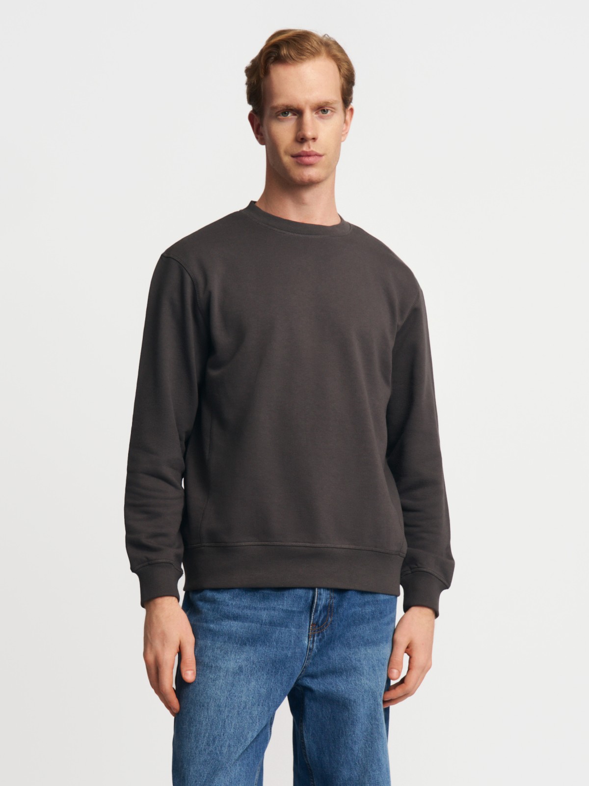 Свитшот прямого кроя с длинным рукавом