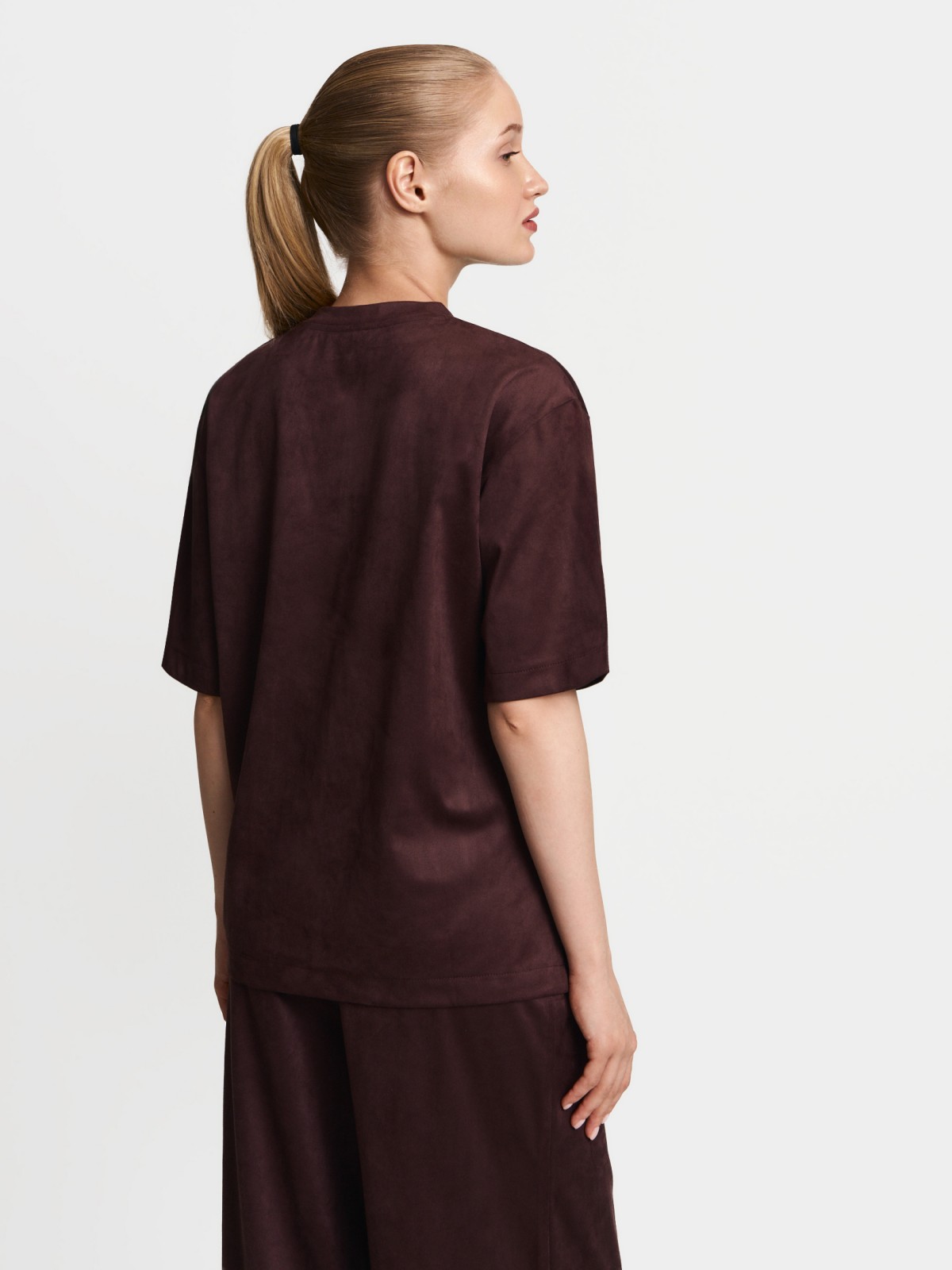 Футболка оверсайз из экозамши