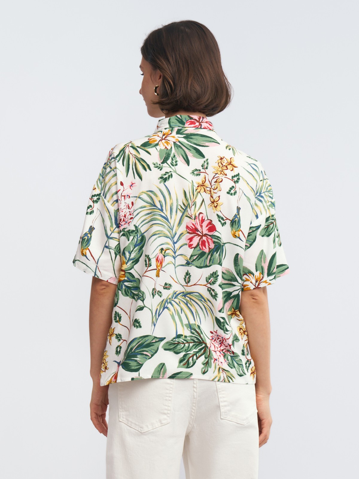 Рубашка из вискозы с тропическим принтом