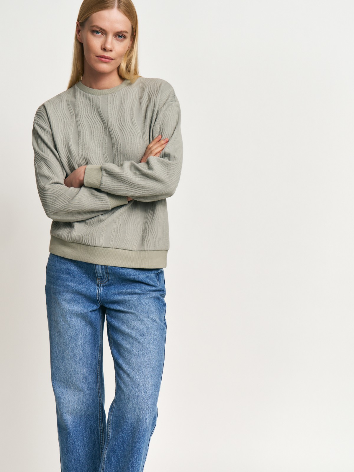 Трикотажный свитшот с фактурным узором