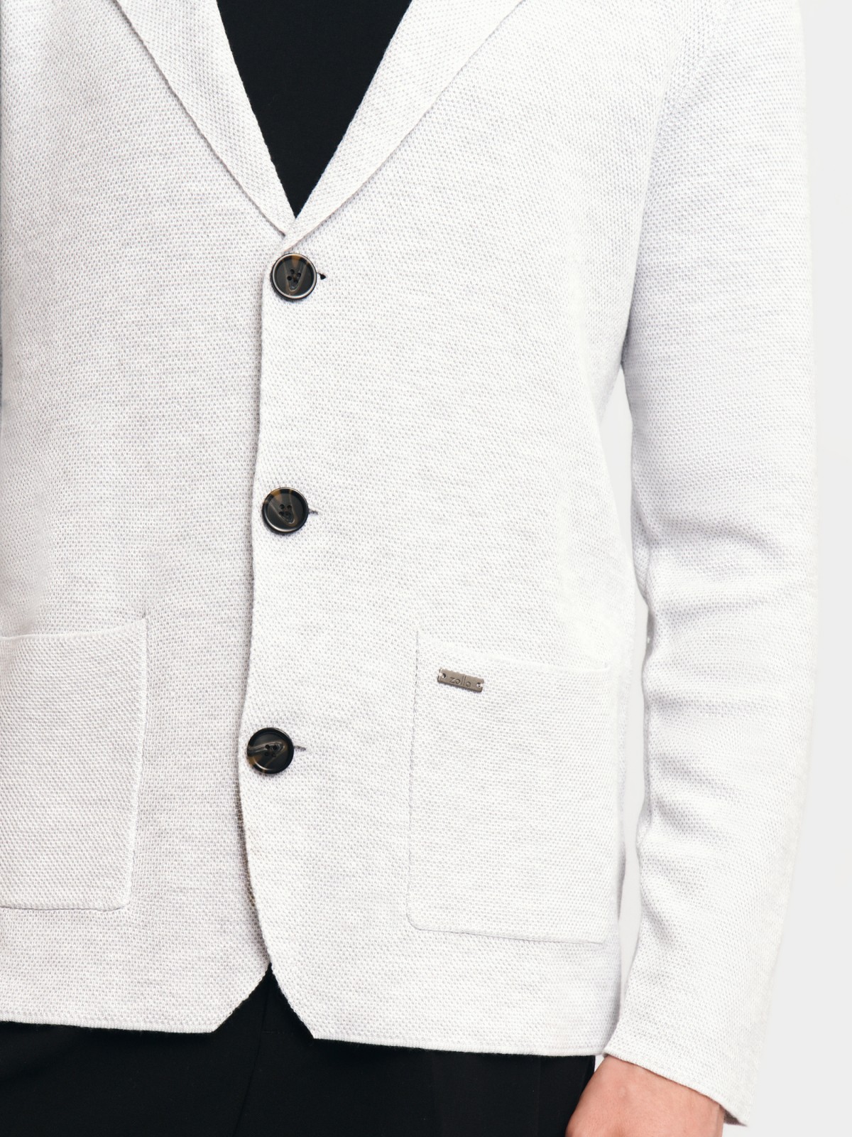 Вязаный кардиган на пуговицах с воротником и карманами