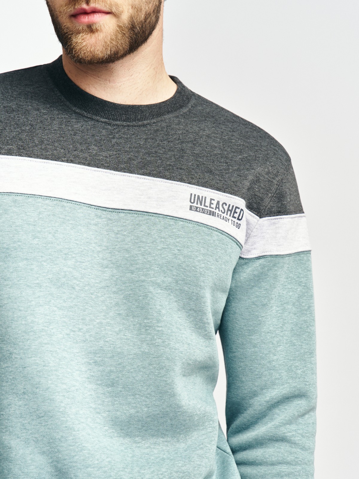 Утеплённый свитшот прямого кроя с начёсом