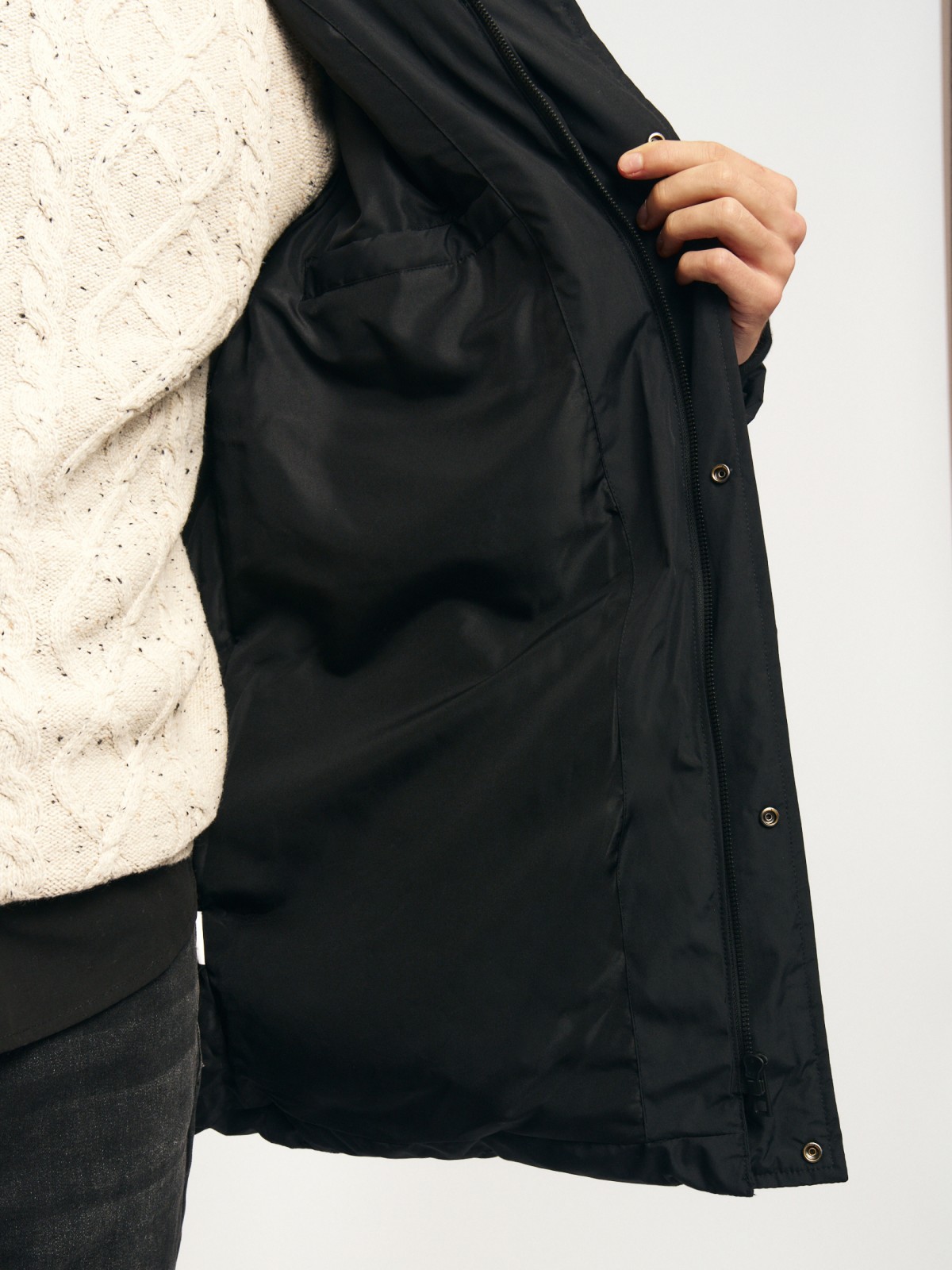 Тёплая куртка с капюшоном