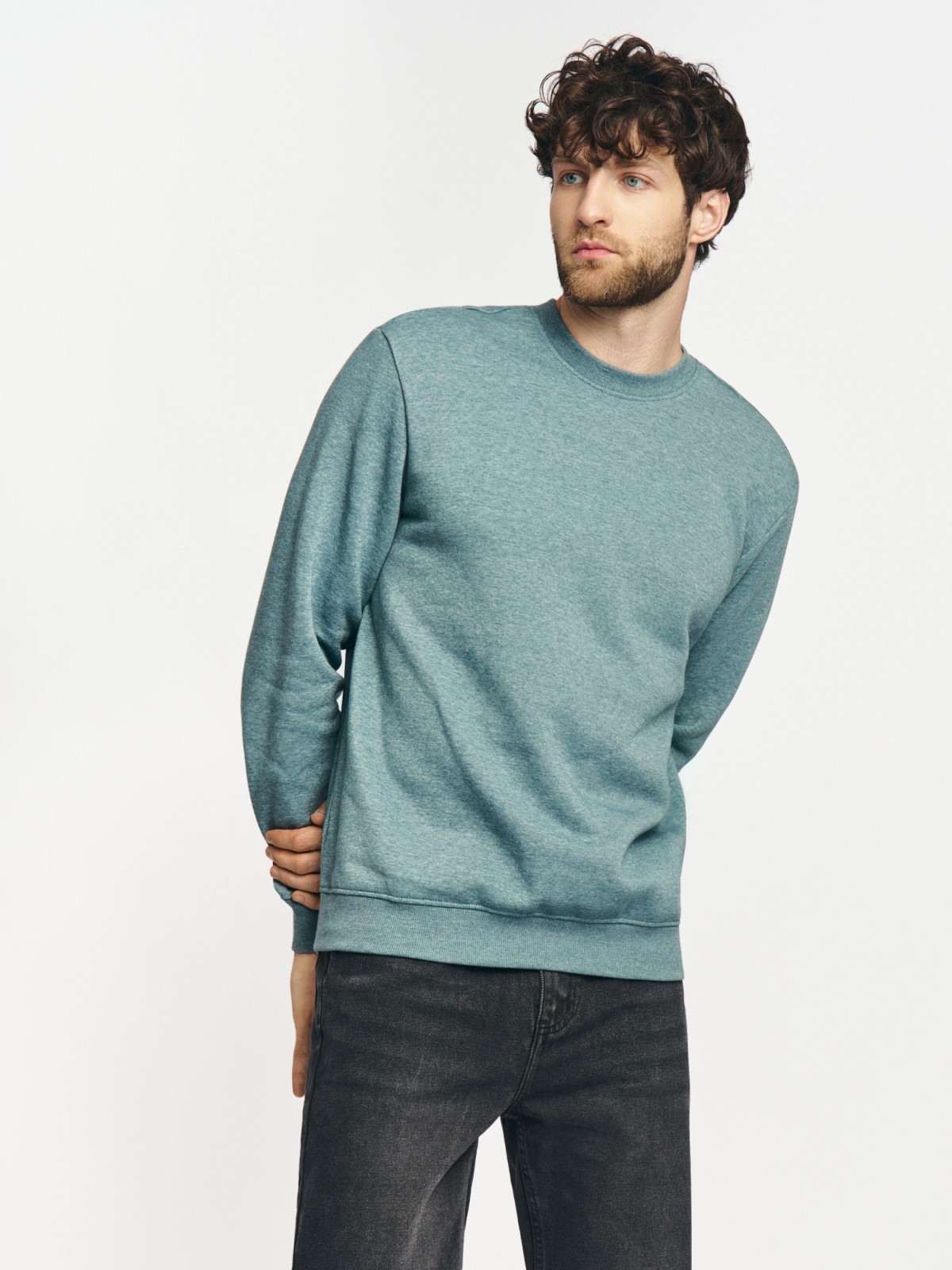 Утеплённый свитшот прямого кроя с длинным рукавом